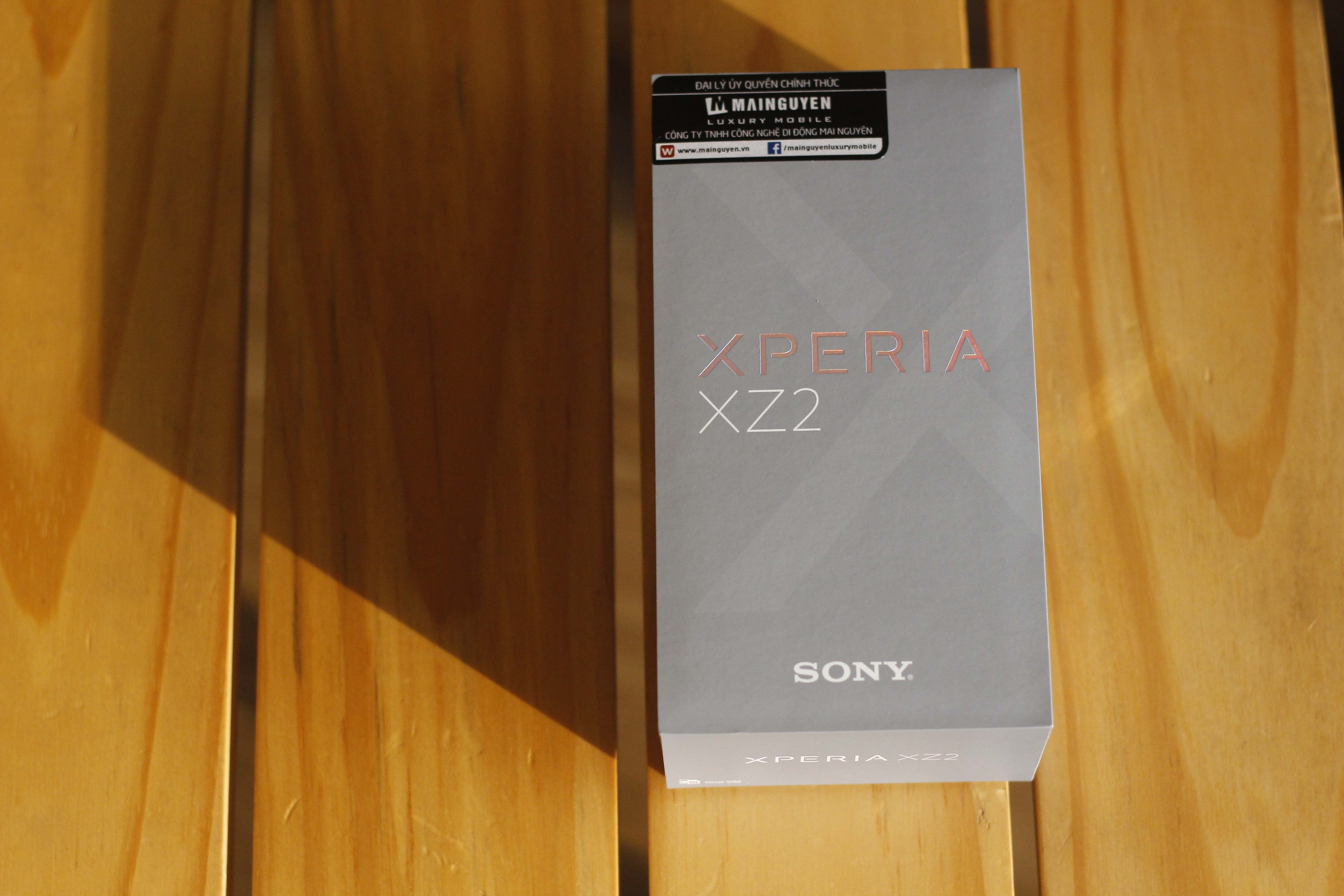 Mo hop va trai nghiem Sony Xperia XZ2 anh 1