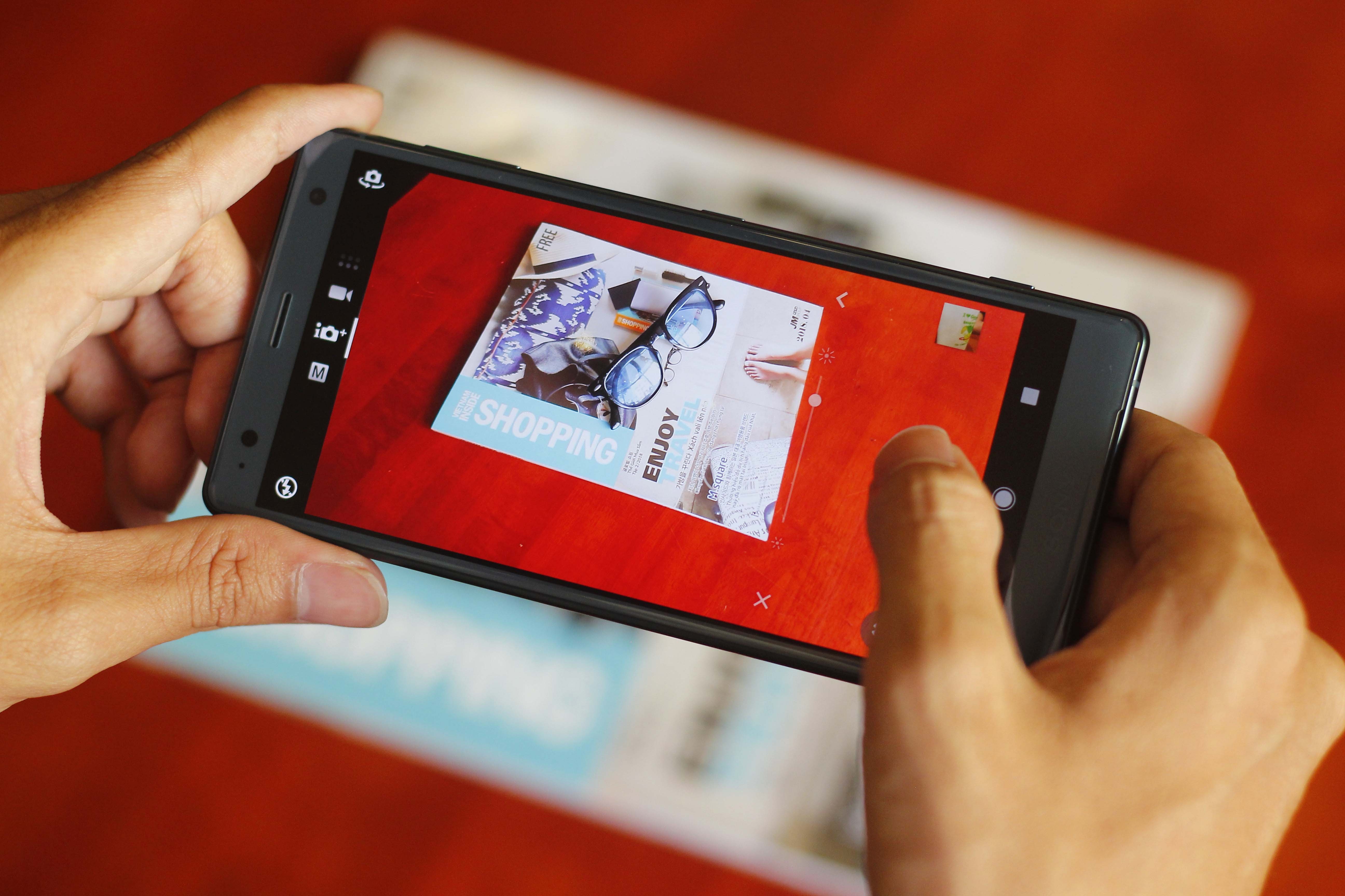 Mo hop va trai nghiem Sony Xperia XZ2 anh 7