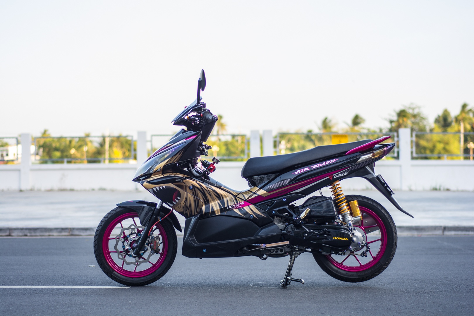 Honda Air Blade do gan 100 trieu anh 1