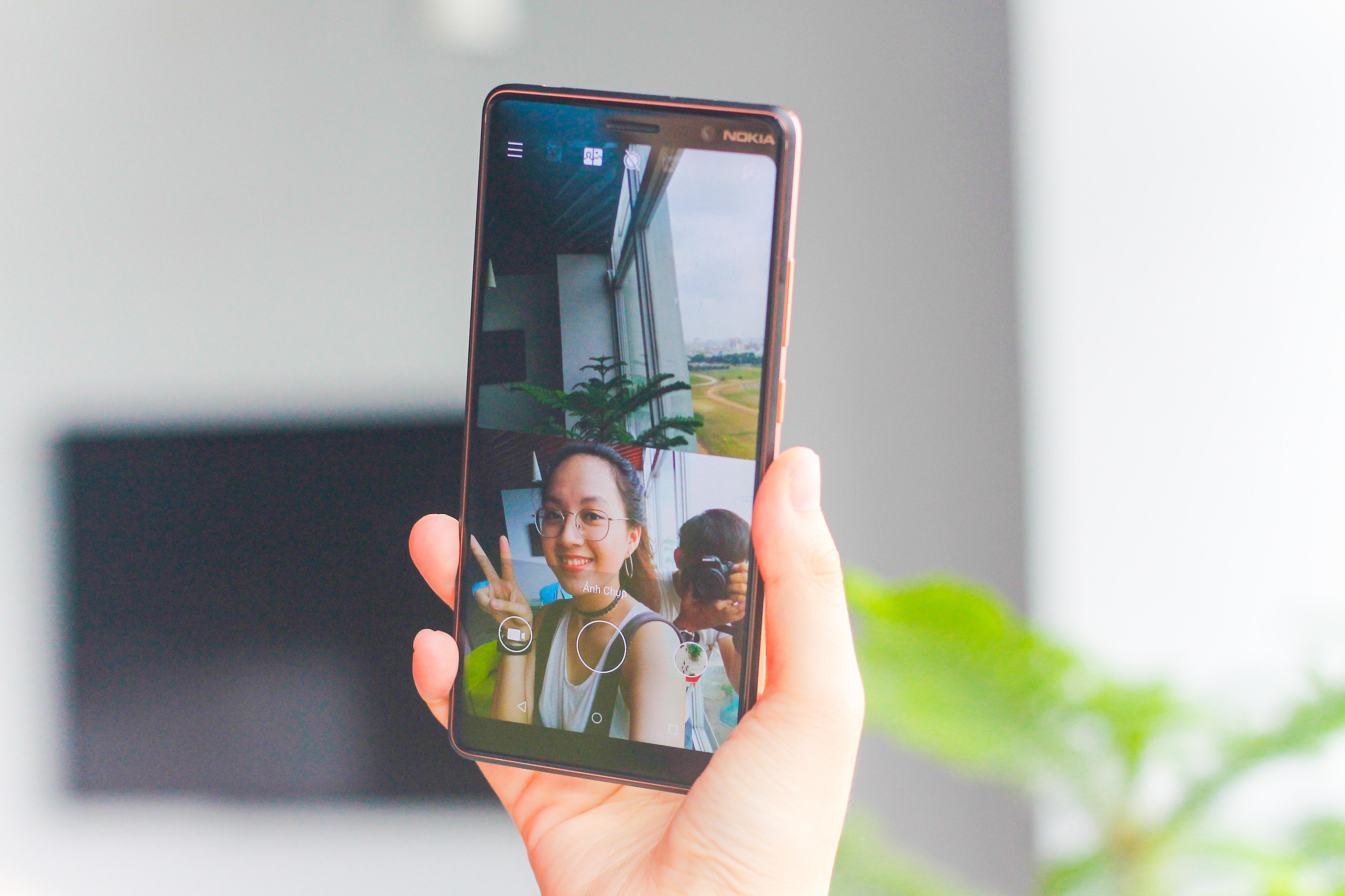Mo hop va trai nghiem Nokia 7 Plus anh 9