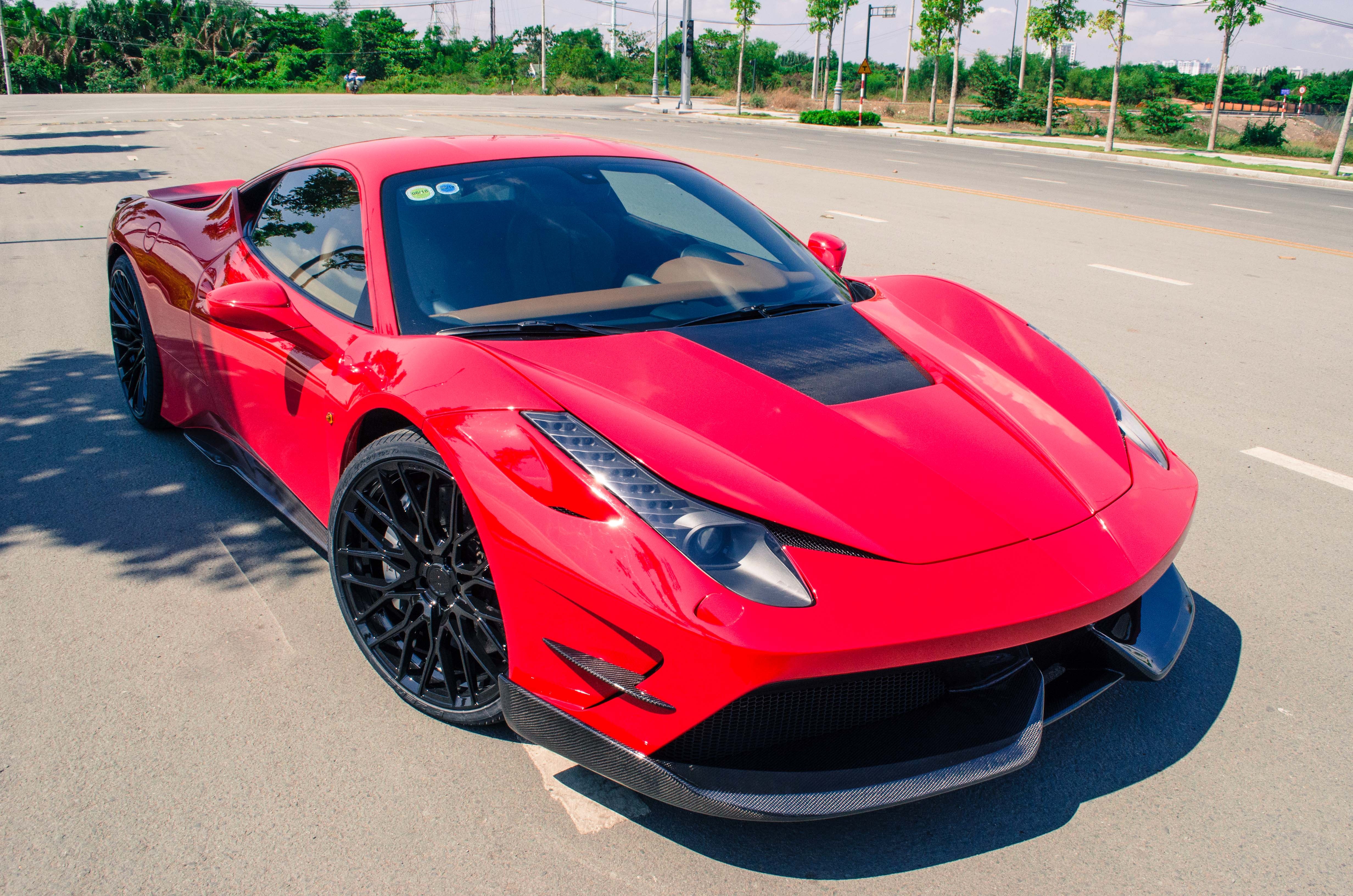 Ferrari 458 Italia do bodykit Misha dau tien tai Viet Nam hinh anh