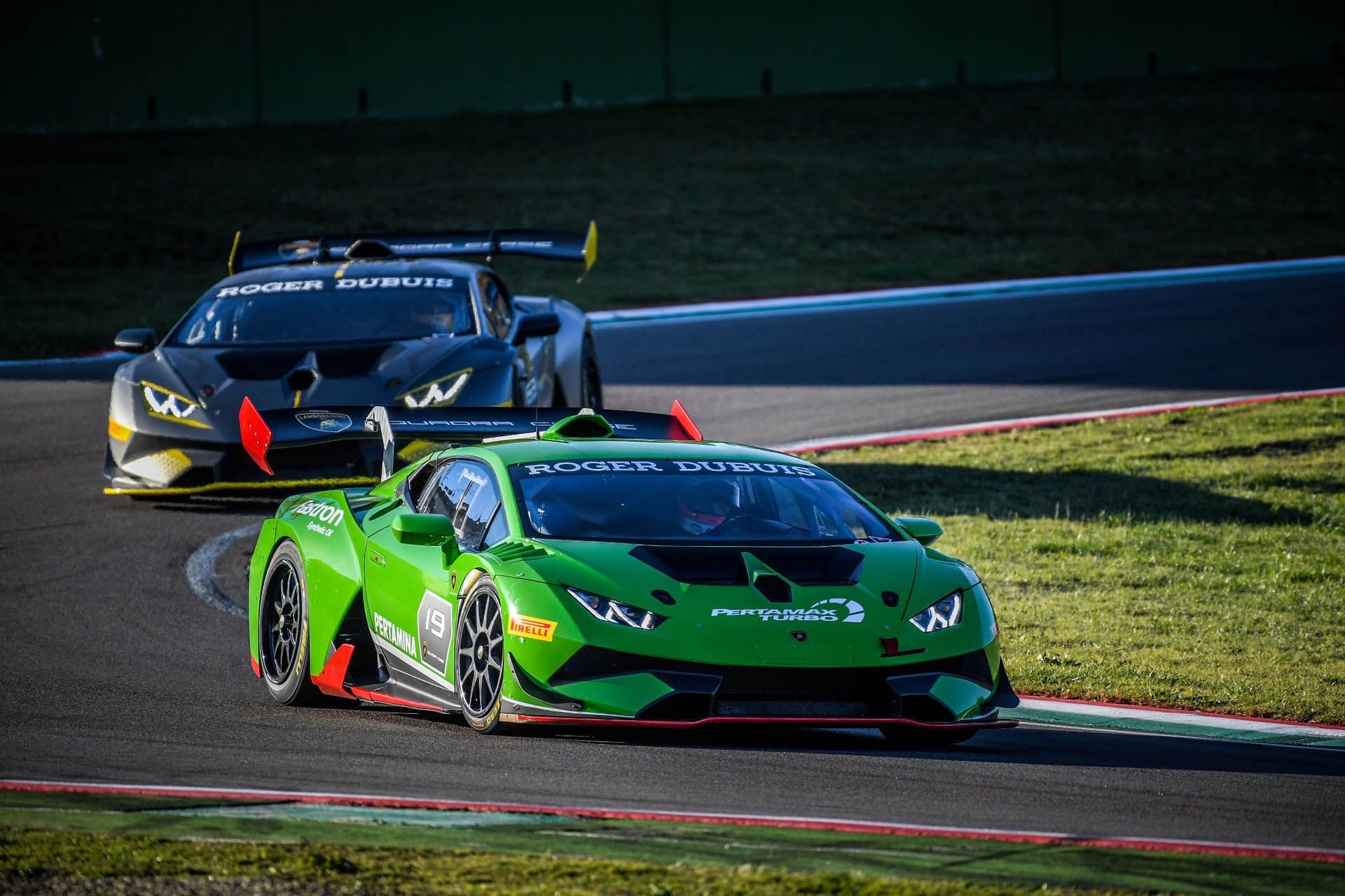 Sieu xe dua Lamborghini Huracan Super Trofeo Evo ra mat hinh anh