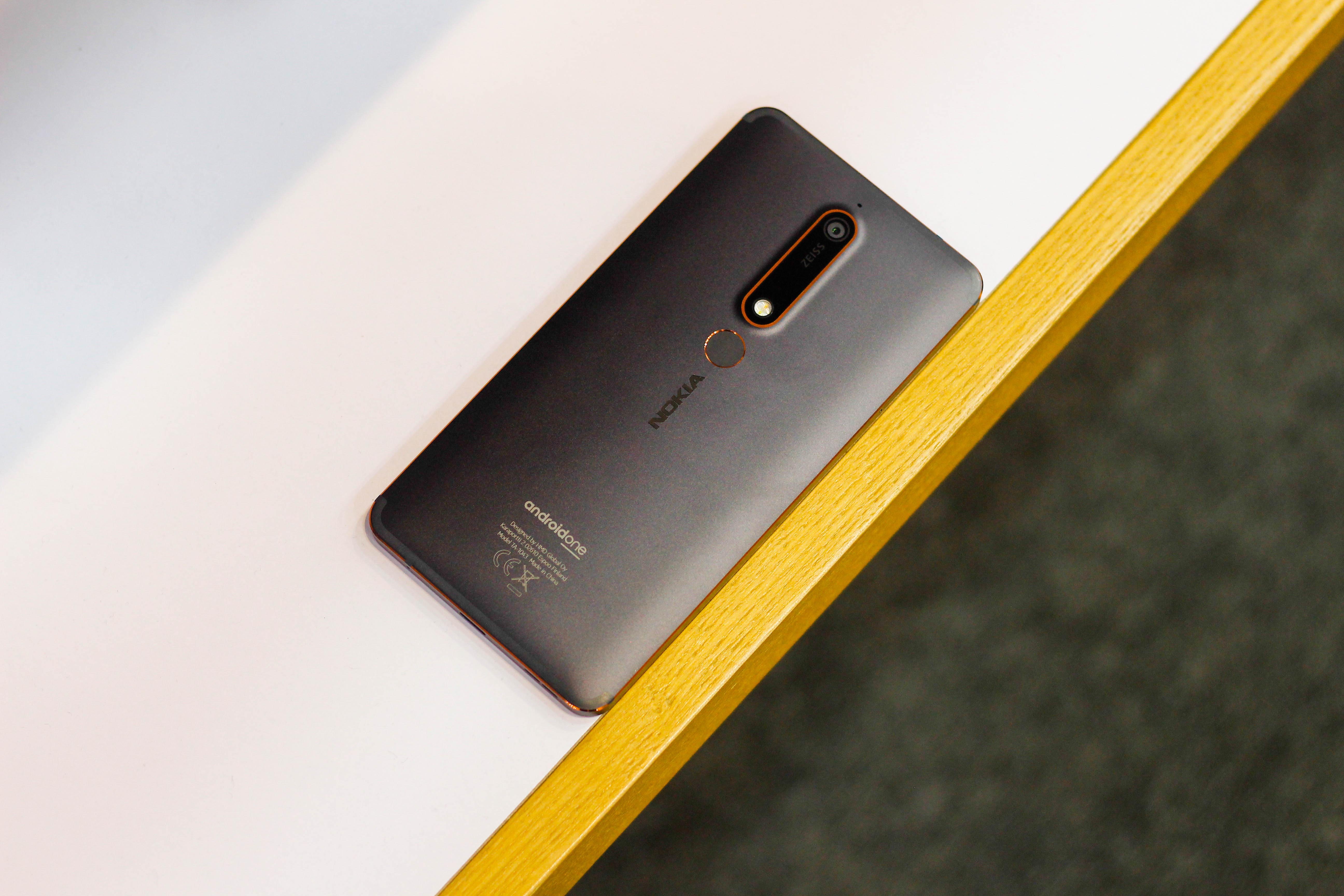 Mo hop Nokia 6 2018 anh 2