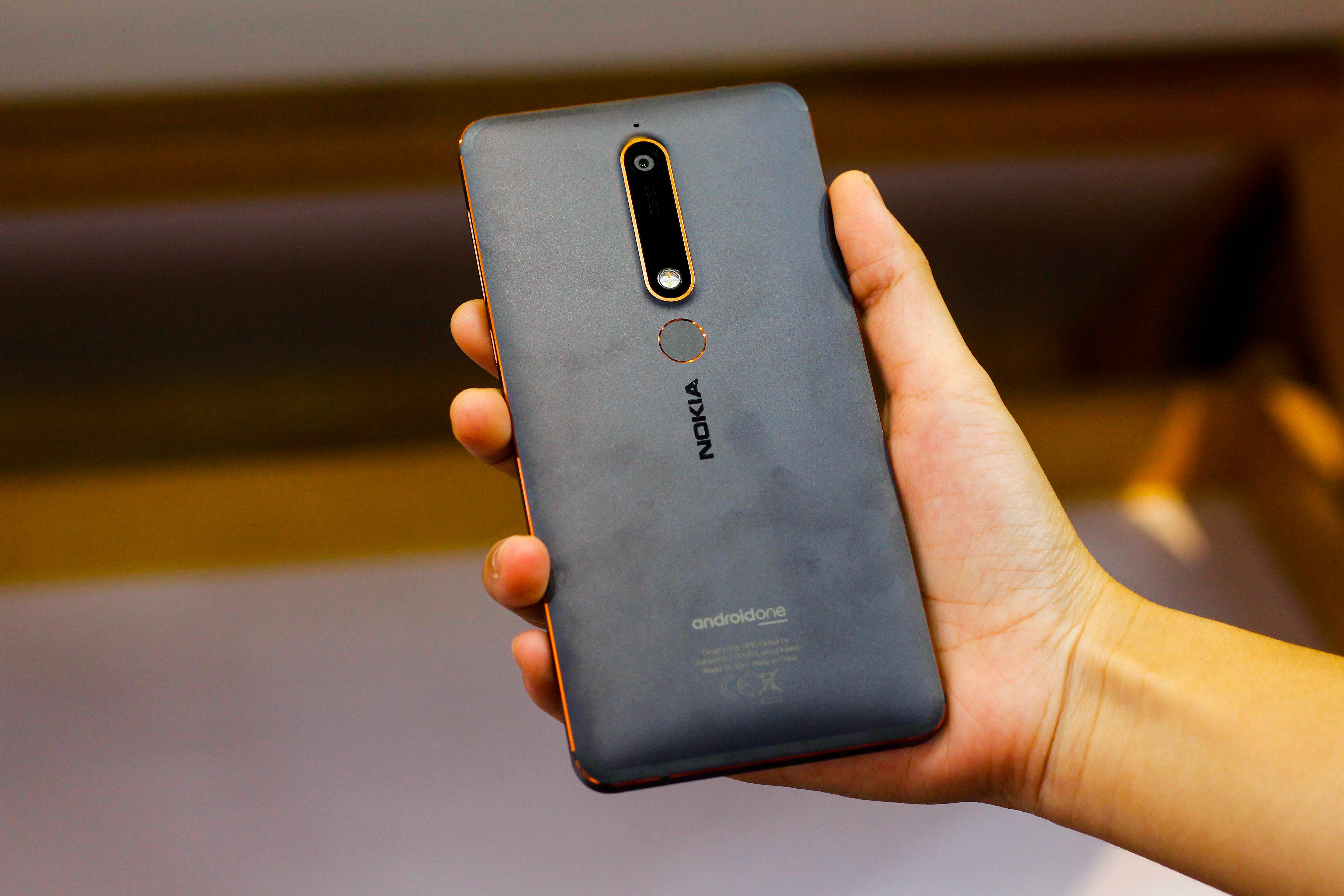 Mo hop Nokia 6 2018 anh 4