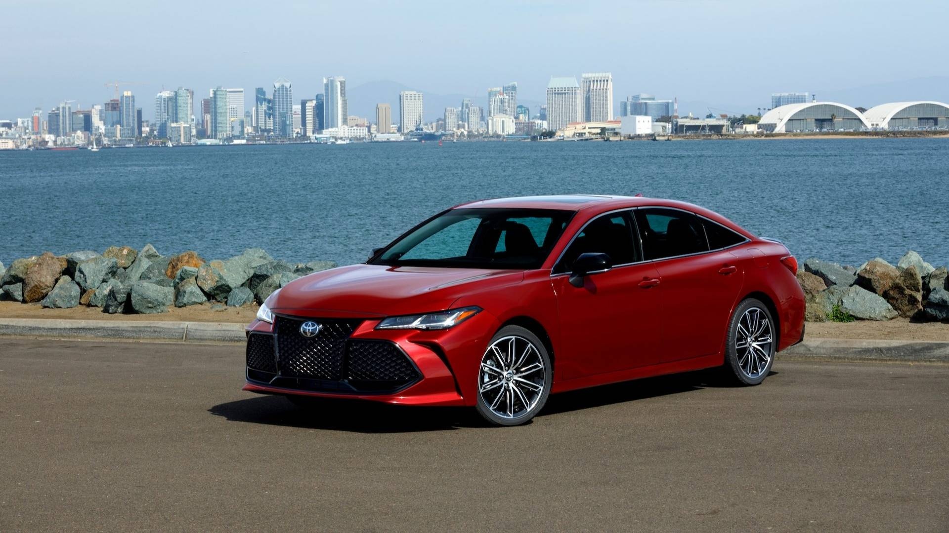 Toyota Avalon 2019 ra mat: Nhieu cong nghe, gia tu 35.500 USD hinh anh