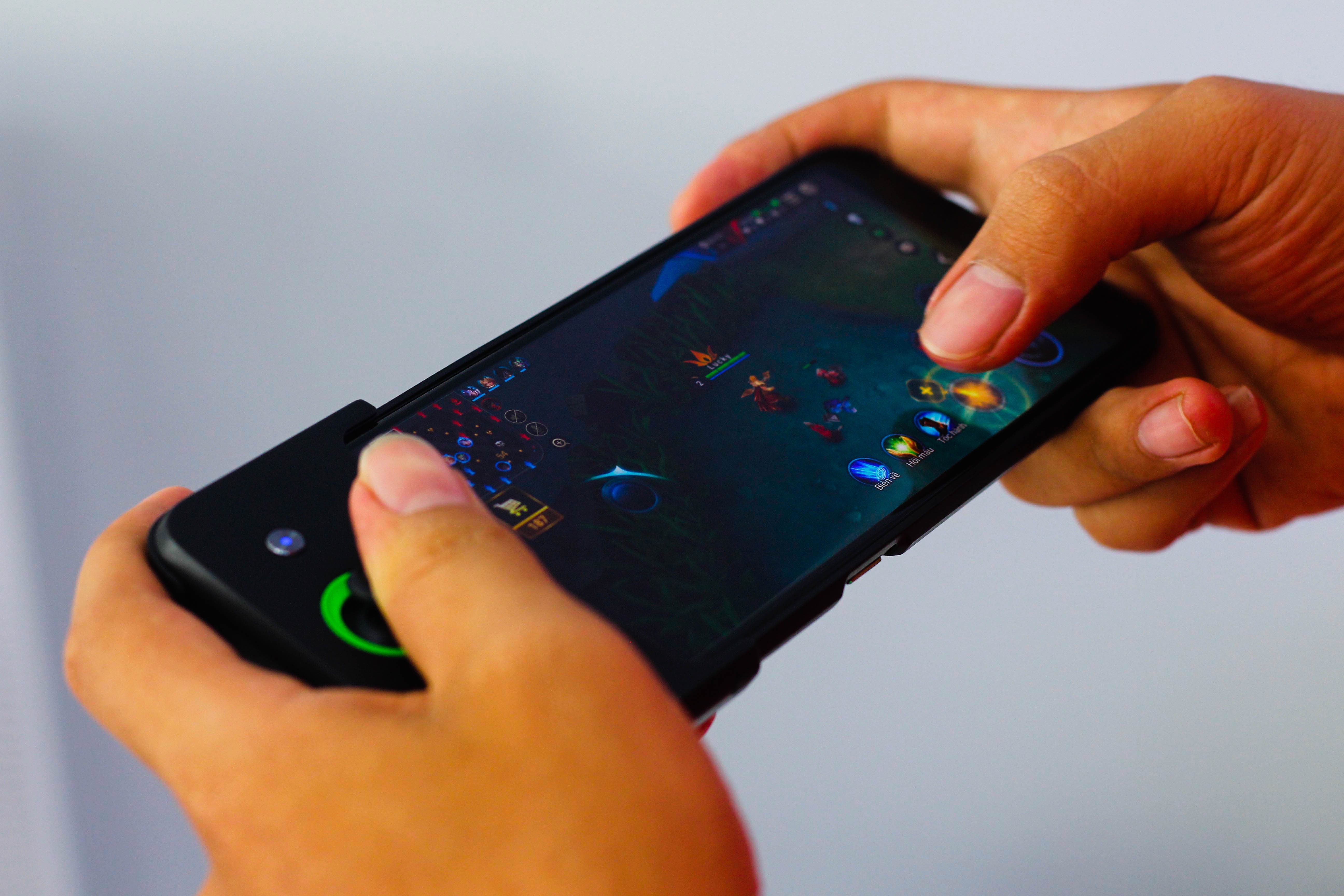 Trai nghiem Xiaomi Black Shark anh 10