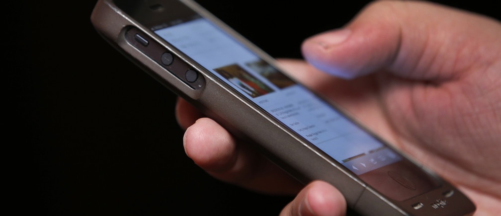 Trung Quoc muon lam the ID cho smartphone hinh anh