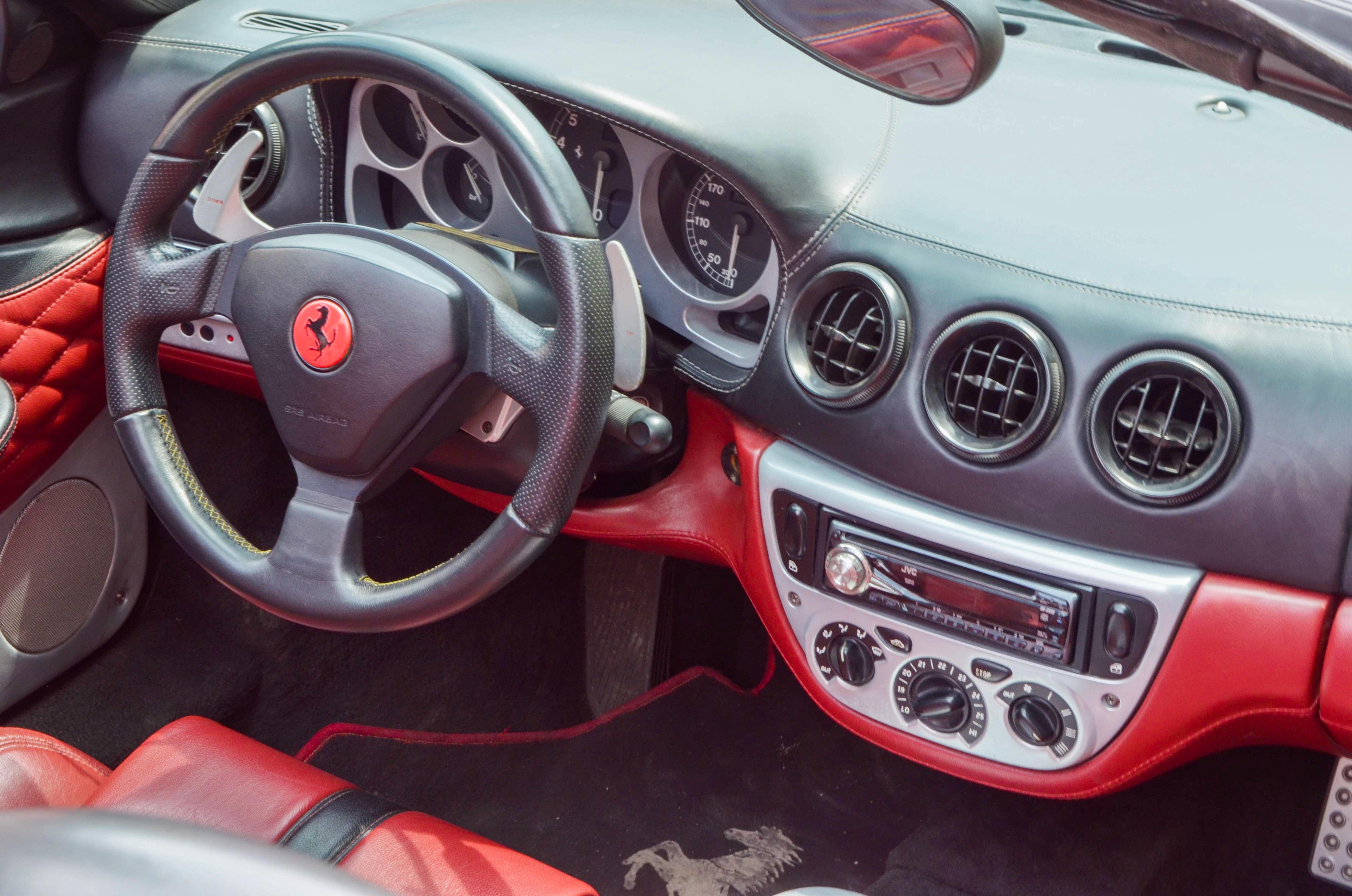 Ferrari 360 Spider anh 5