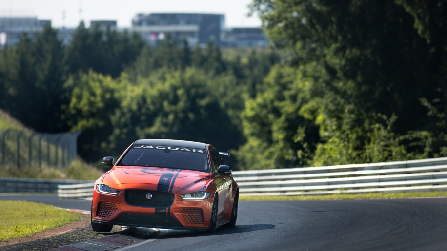 Sieu sedan 600 ma luc cua Jaguar sap ra mat hinh anh