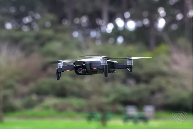 Toi pham dung ca dan drone tan cong nhan vien FBI hinh anh