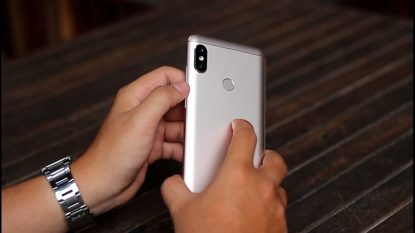 Trai nghiem nhanh Redmi Note 5: Camera kep, cau hinh on, dang cu hinh anh