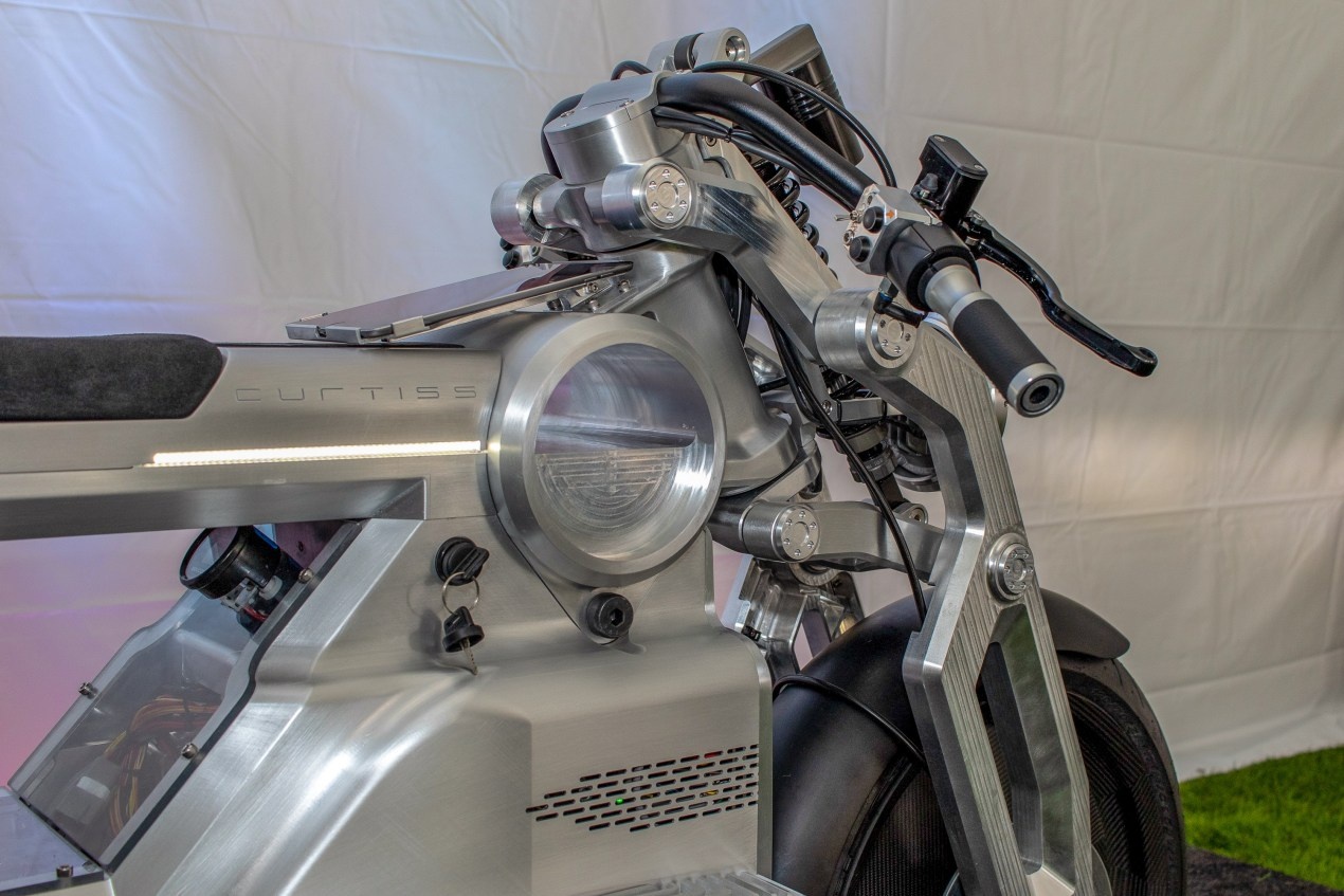 Sieu moto dien Curtiss Zeus manh nhat the gioi anh 3