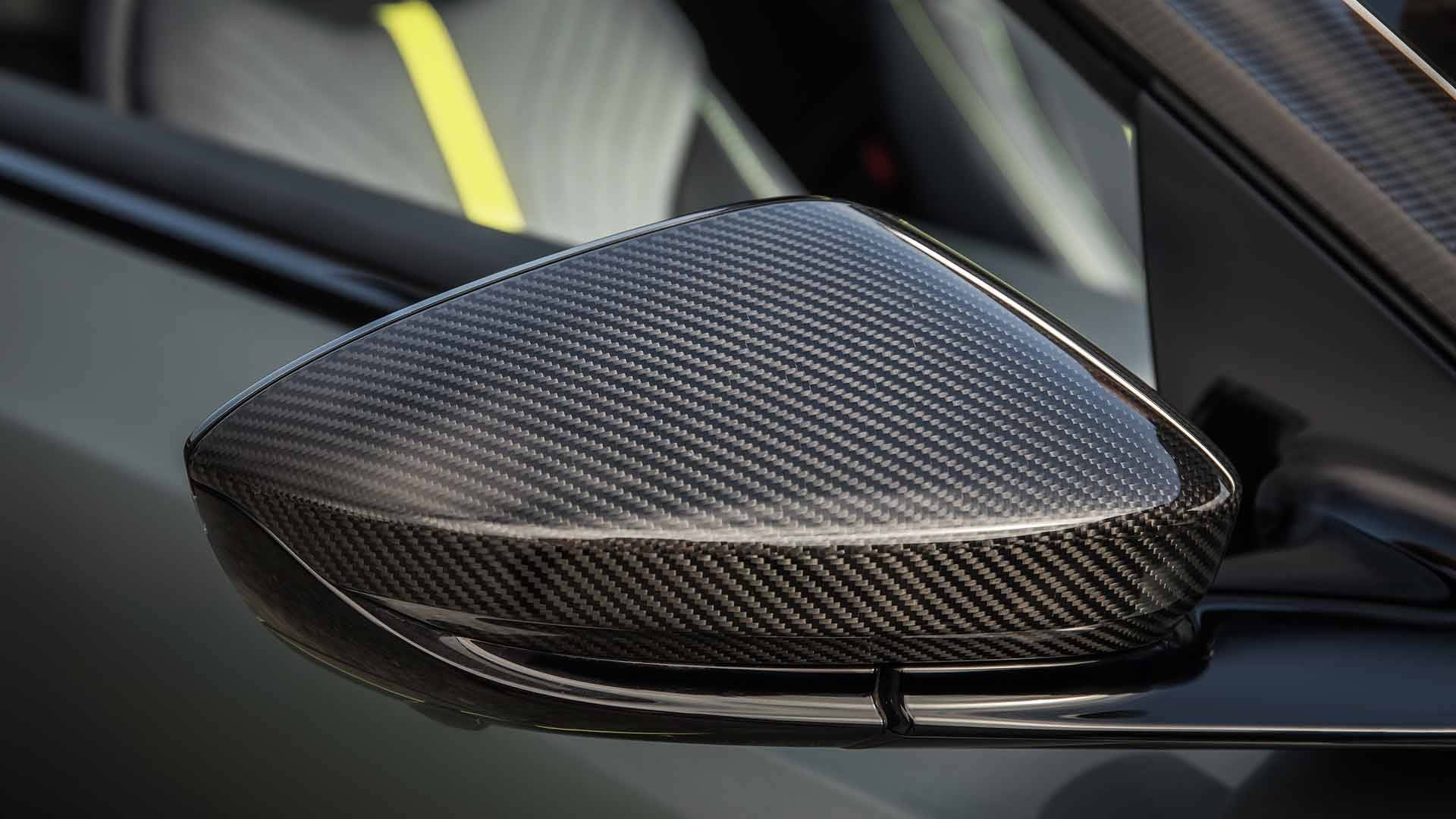 Sieu xe Aston Martin DB11 AMR ra mat anh 8