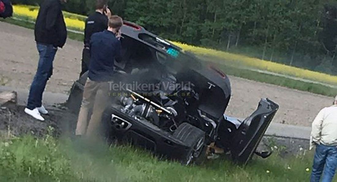 Koenigsegg Agera RS Gryphon gặp tai nạn ảnh 1 Koenigsegg Agera RS Gryphon gap tai nan anh 1