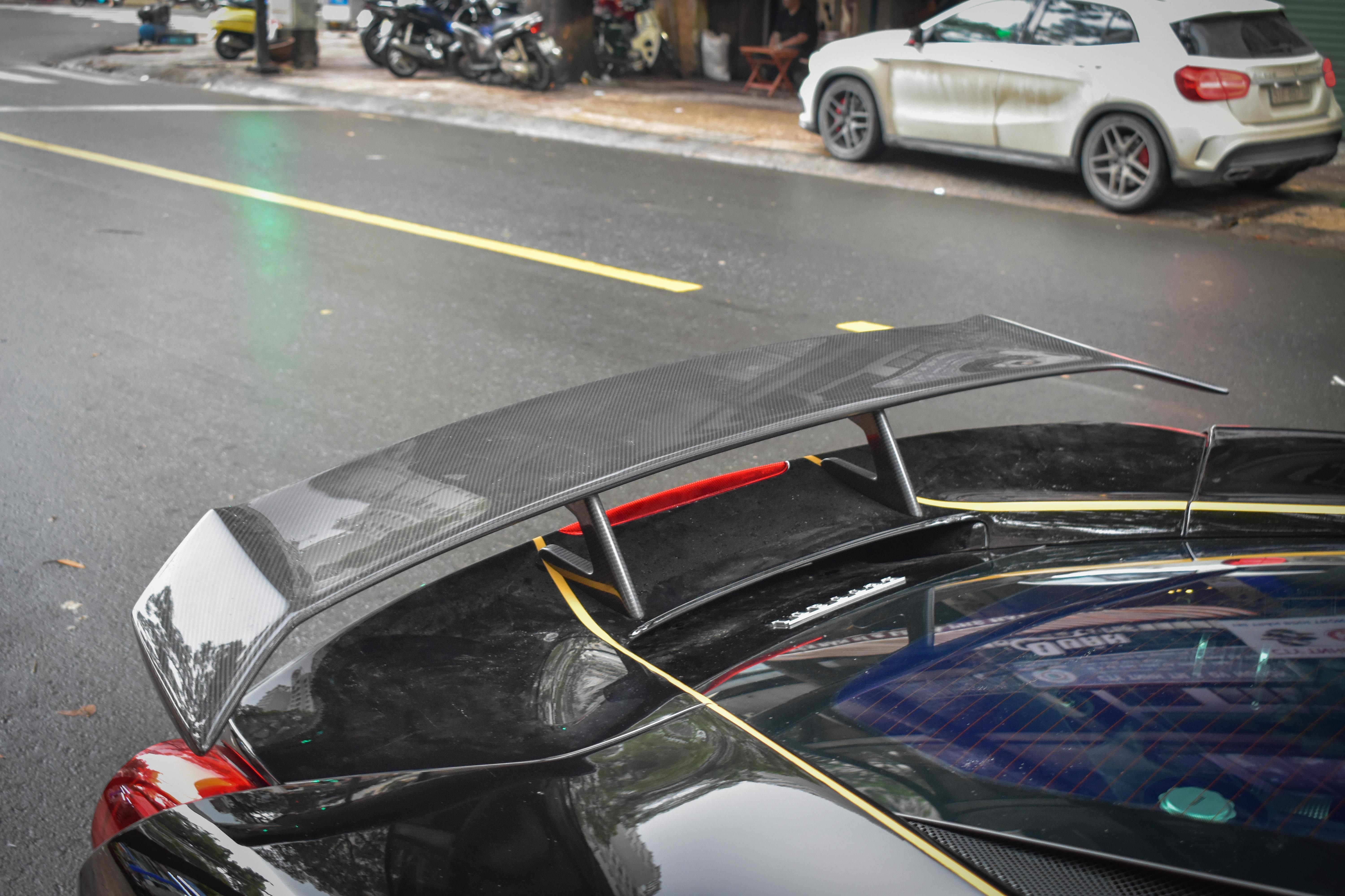 Ferrari 488 GTB tren pho Sai Gon anh 3