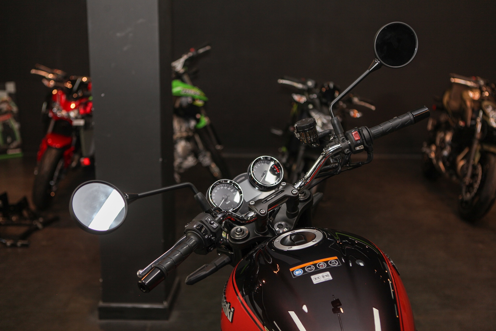 Kawasaki Z900RS 2018 anh 5