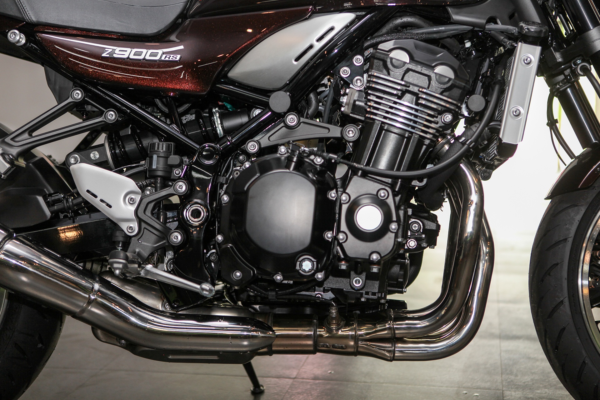 Kawasaki Z900RS 2018 anh 7