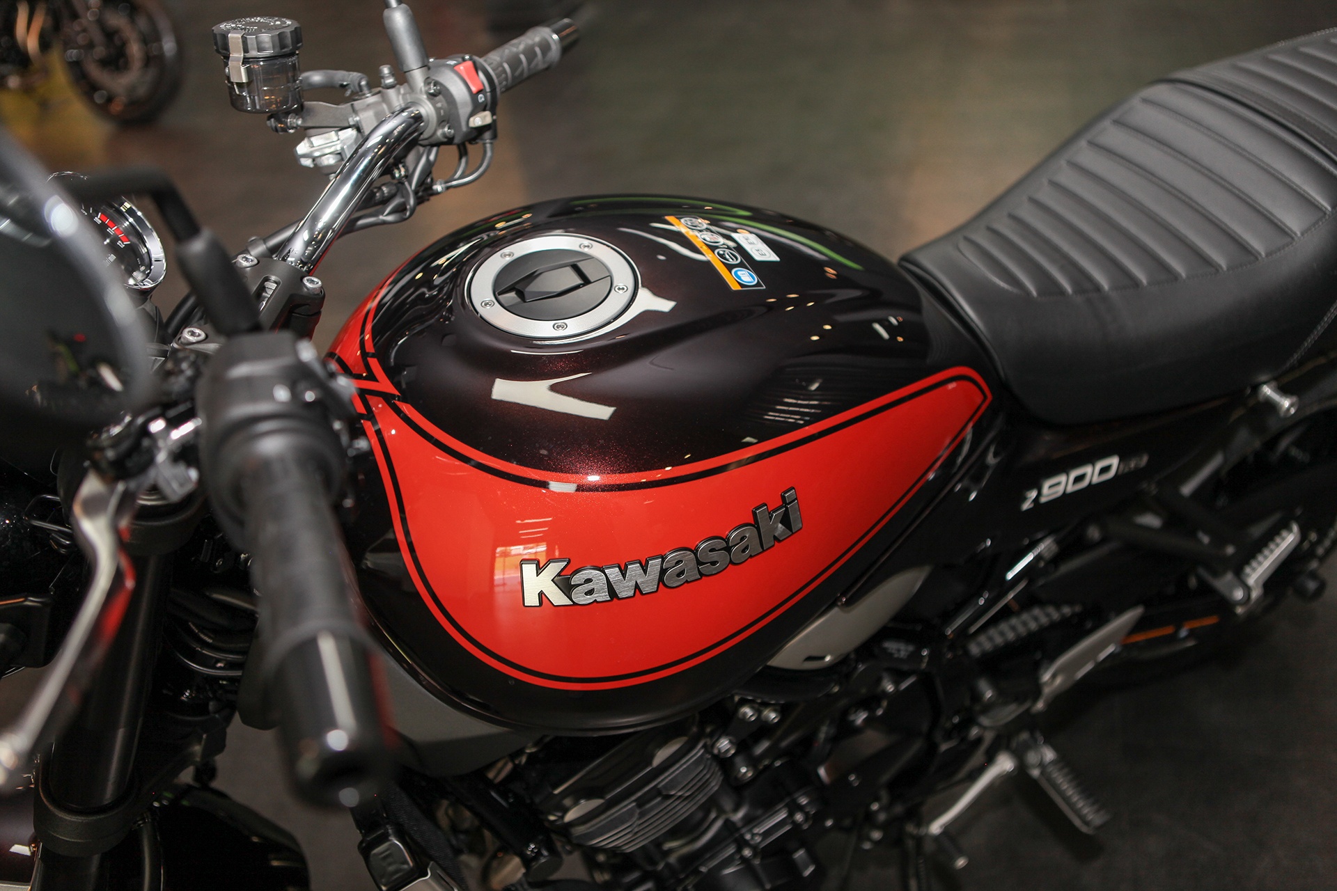 Kawasaki Z900RS 2018 anh 3