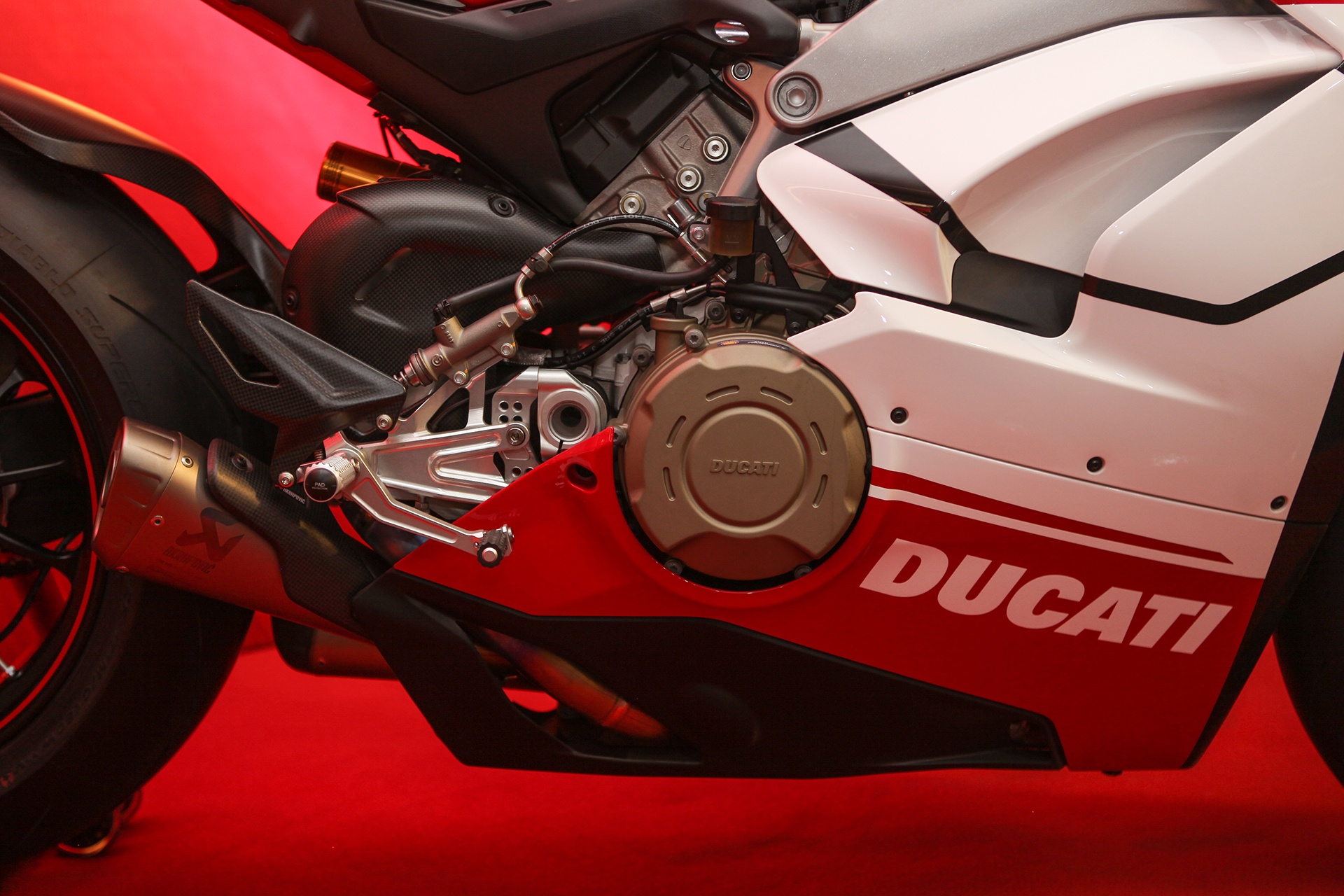 Ducati Panigale V4 Speciale anh 10