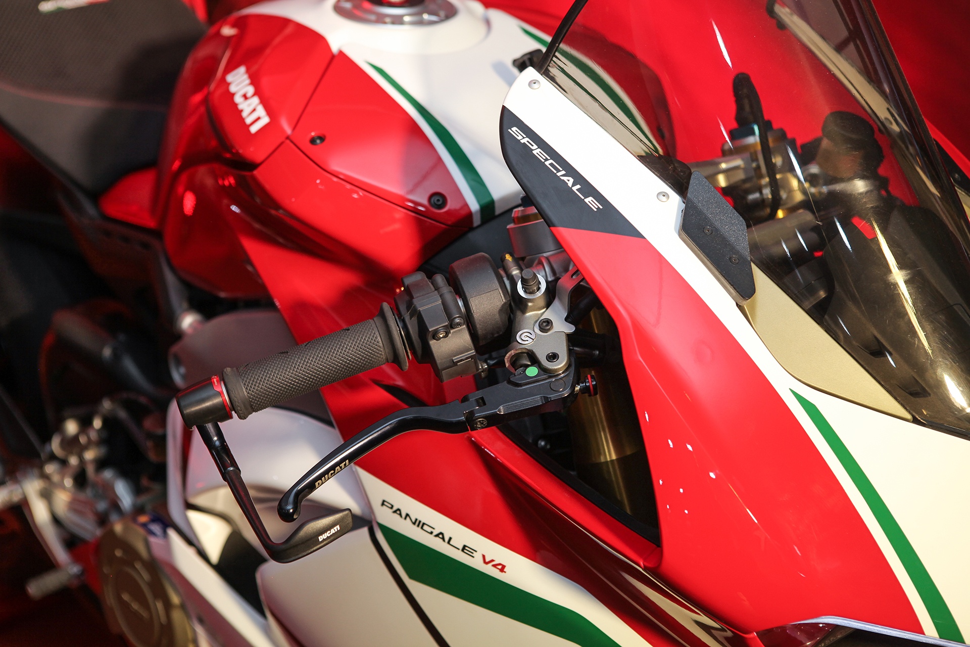 Ducati Panigale V4 Speciale anh 7