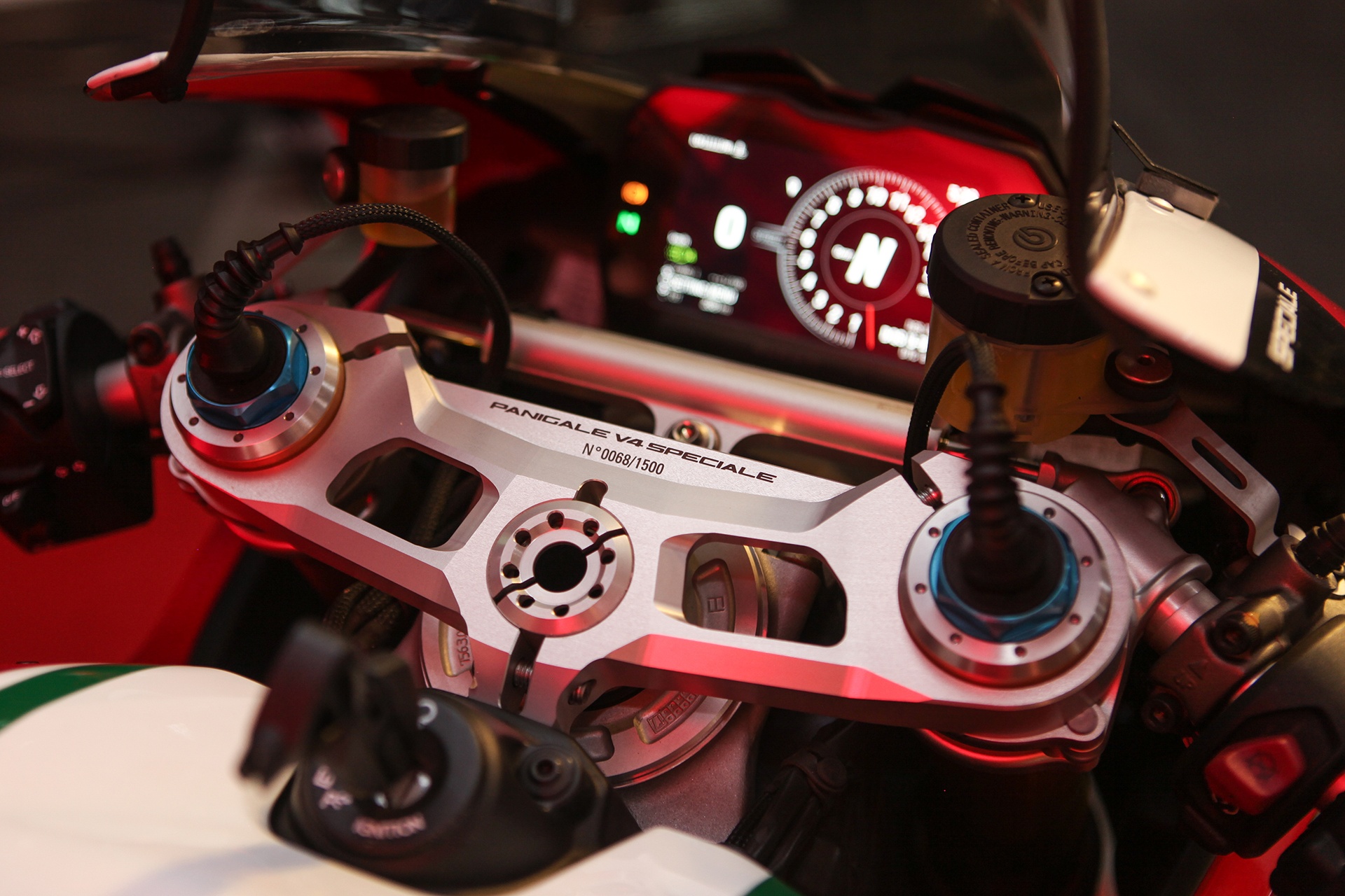 Ducati Panigale V4 Speciale anh 12