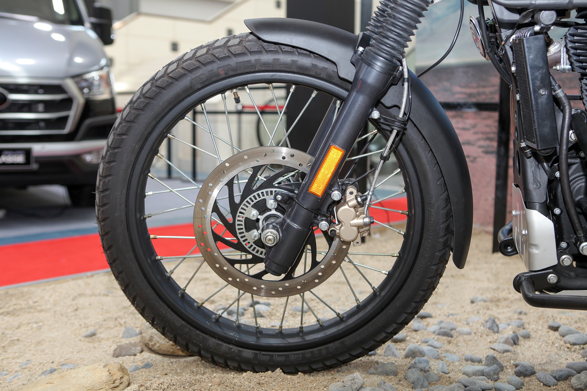 Royal Enfield Himalayan ve VN anh 7