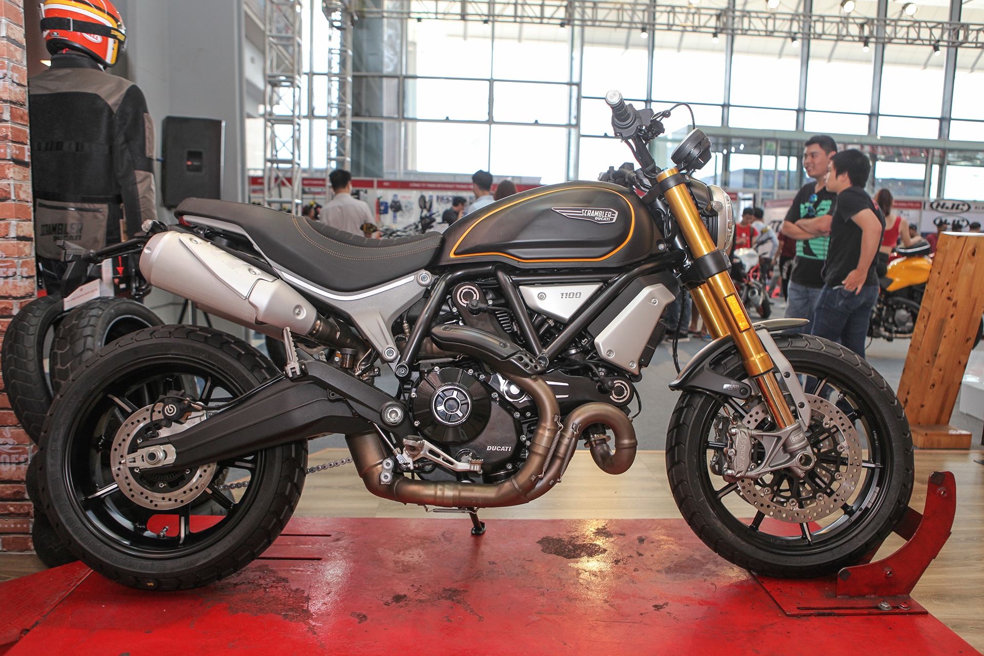 Ducati Scrambler Sport 1100 anh 6