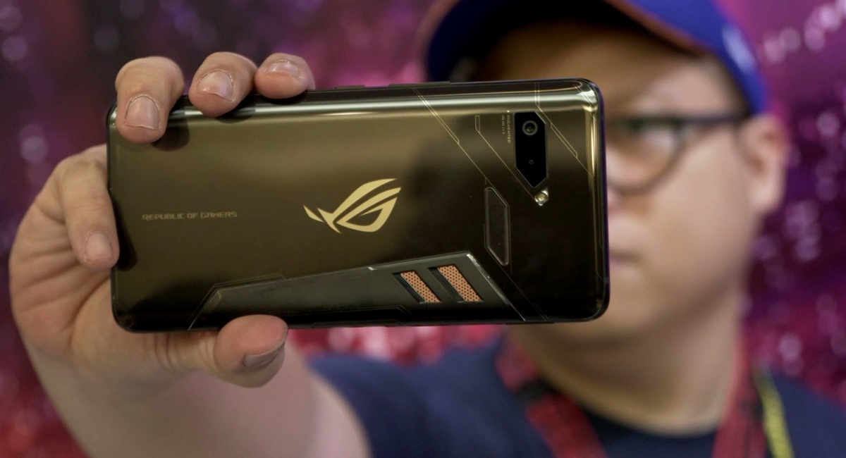 Asus thu nghiem smartphone RAM 10 GB hinh anh