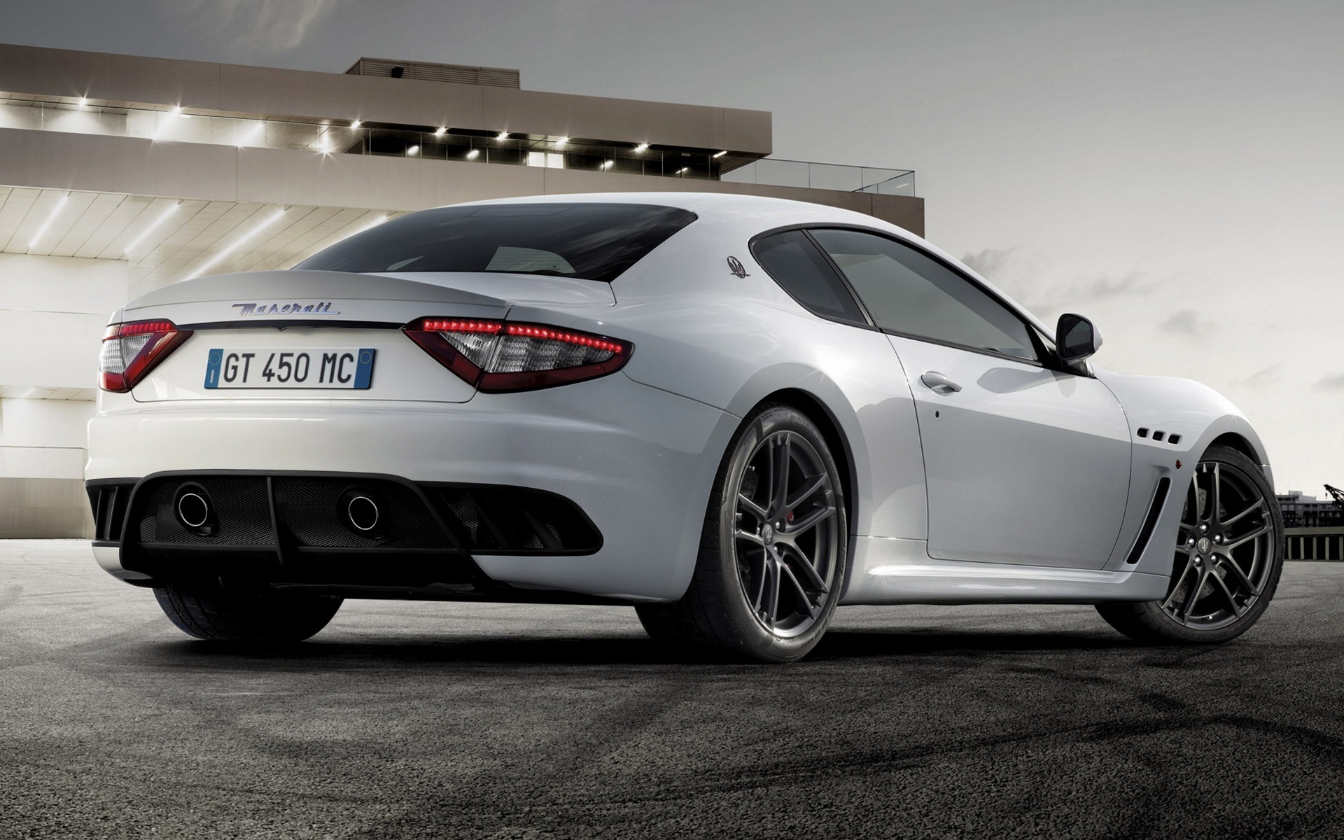 Xe cua cau thu Lionel Messi anh 2