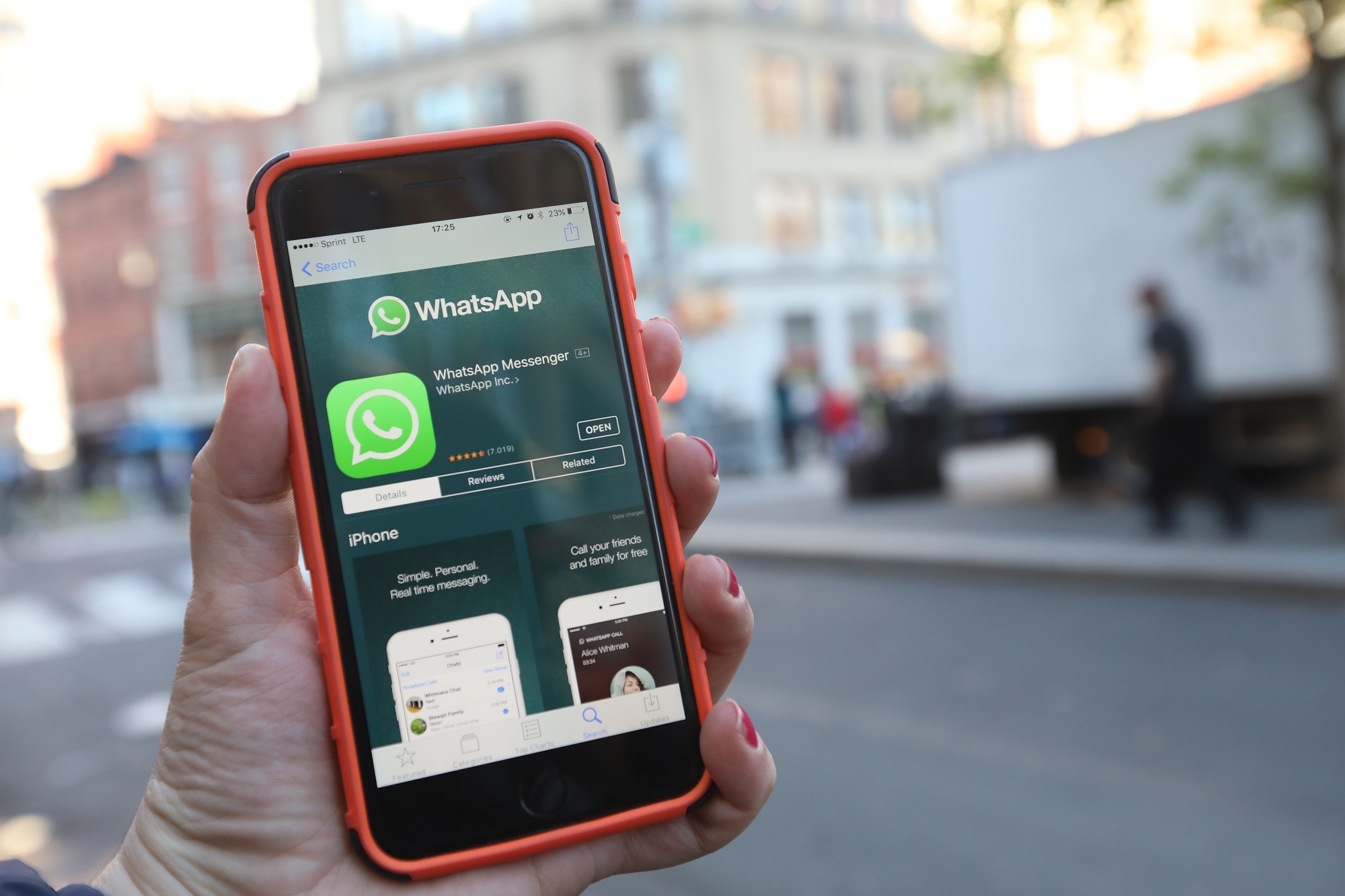 Người trẻ không thích nhận tin tức từ Facebook ảnh 1 Nguoi tre khong thich nhan tin tuc tu Facebook anh 1