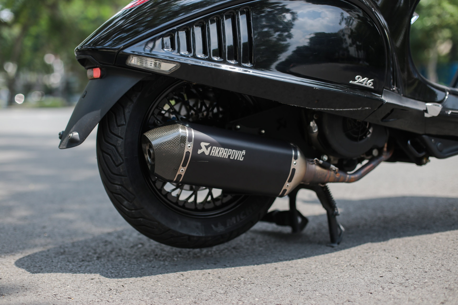 Vespa 946 do do choi dat tien anh 6