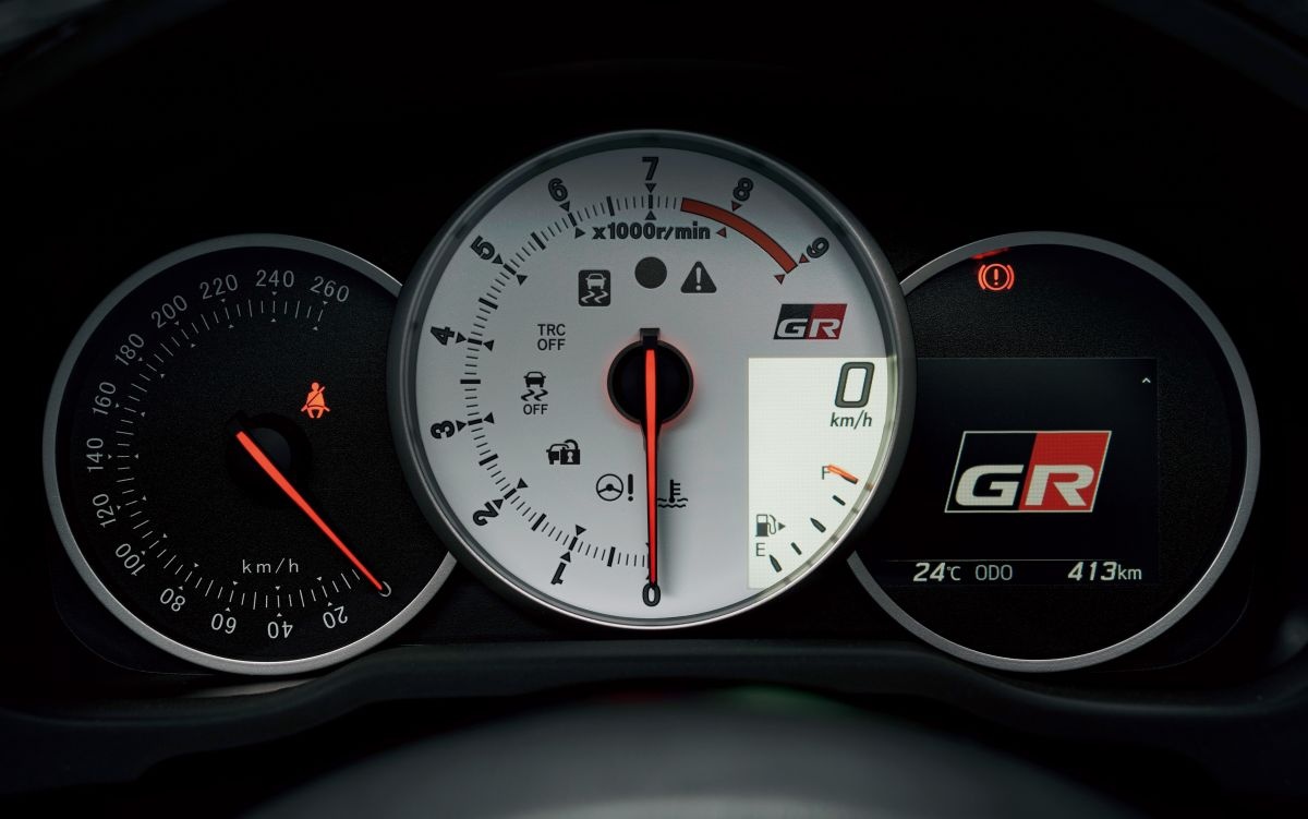 Toyota 86 GR Sport ra mat voi dien mao the thao anh 4