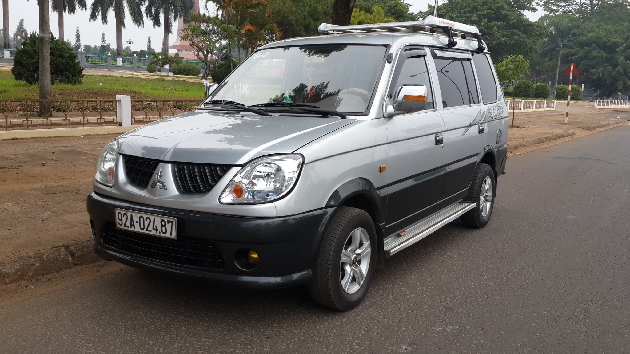 Nhung mau xe khong the quen trong ky uc nguoi VN nhung nam 2000 hinh anh