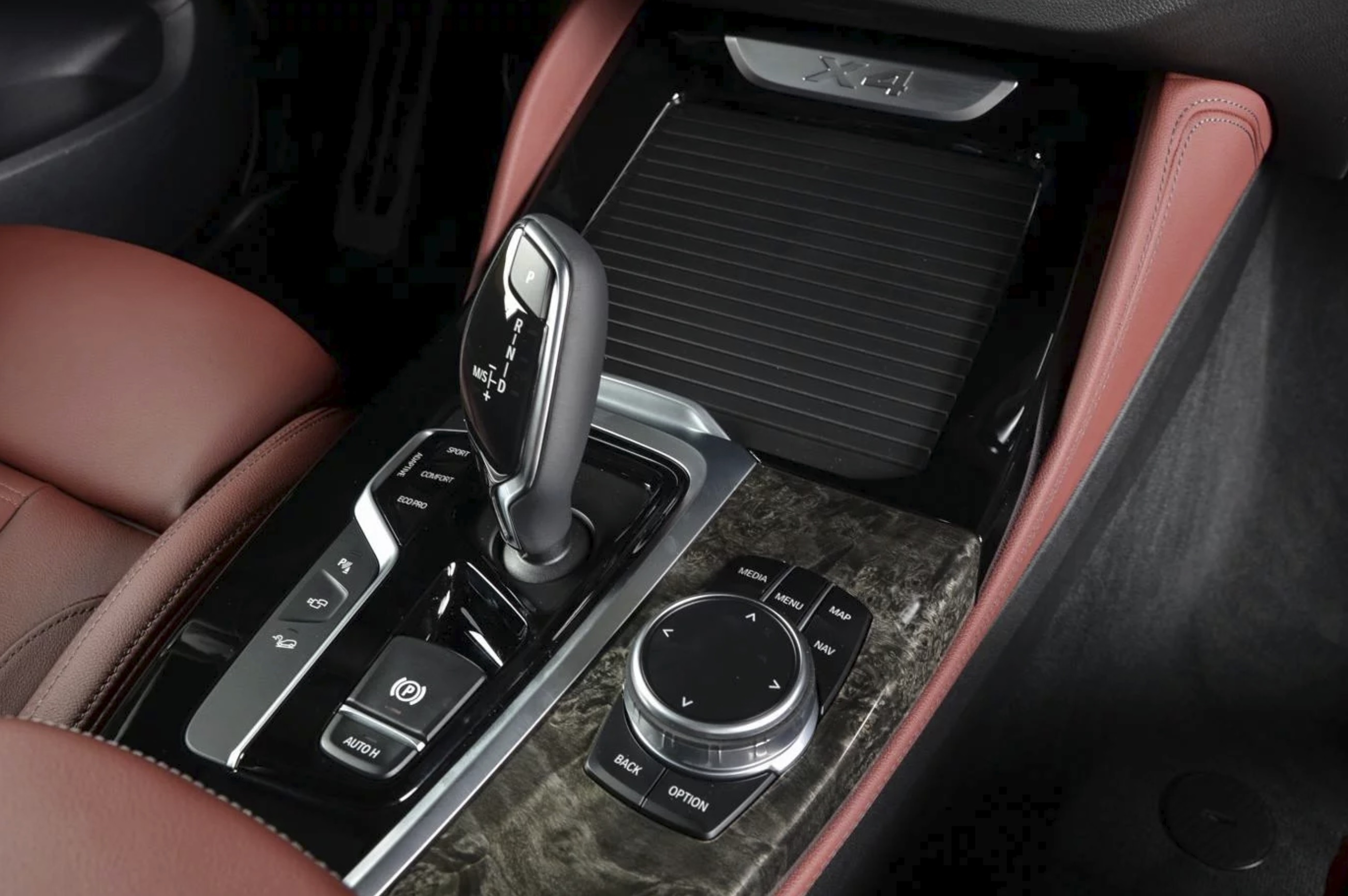 Can canh BMW X4 2019 dau tien den showroom anh 7