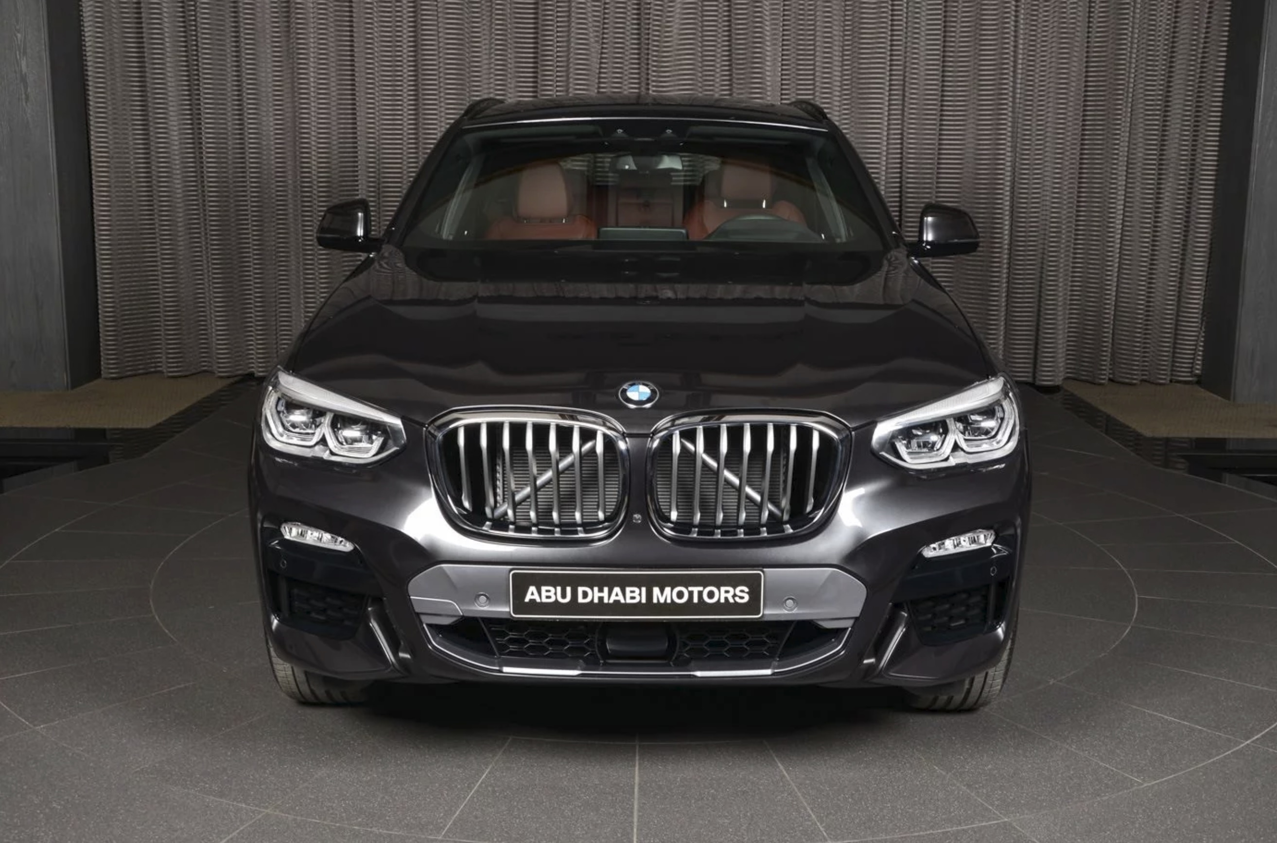 Can canh BMW X4 2019 dau tien den showroom anh 2