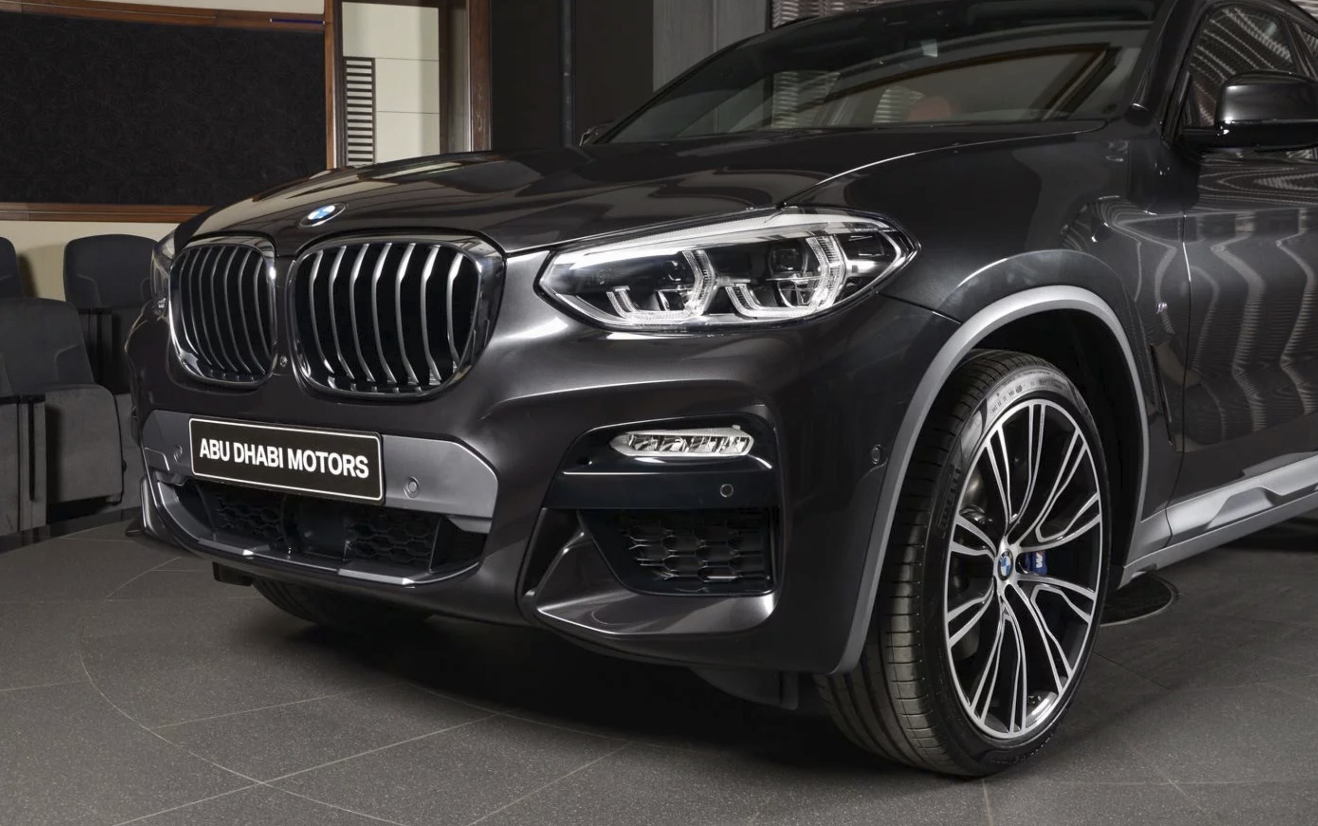 Can canh BMW X4 2019 dau tien den showroom anh 8