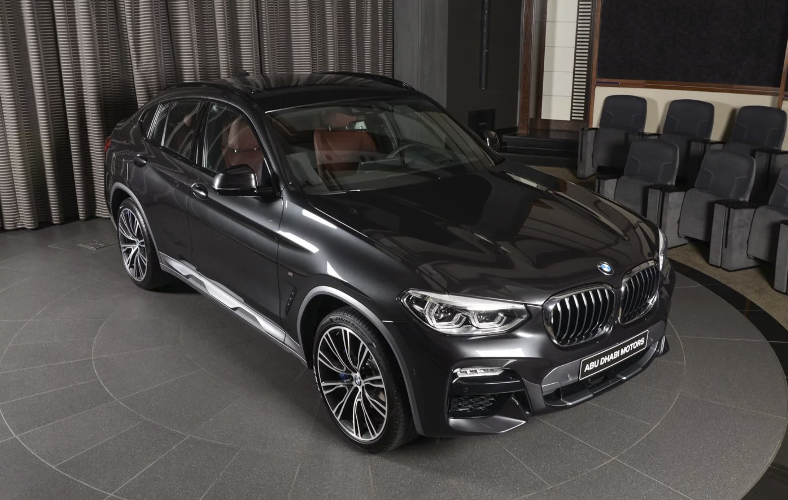 Chi tiet BMW X4 2019 dau tien tren the gioi cap ben showroom hinh anh
