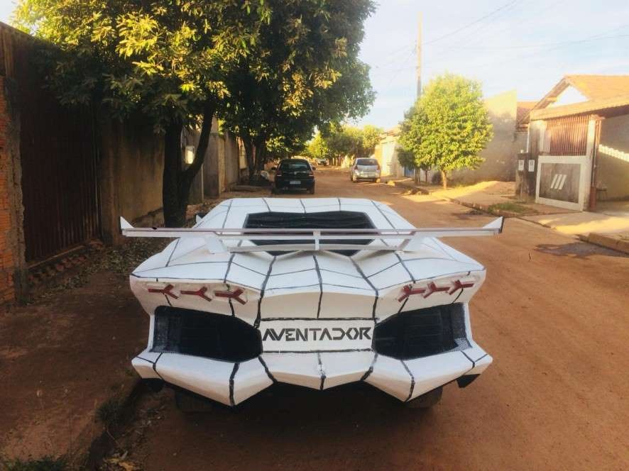 Lamborghini Aventador ''fake'' giá 800 USD  ảnh 4 Lamborghini Aventador ''fake'' gia 800 USD anh 4