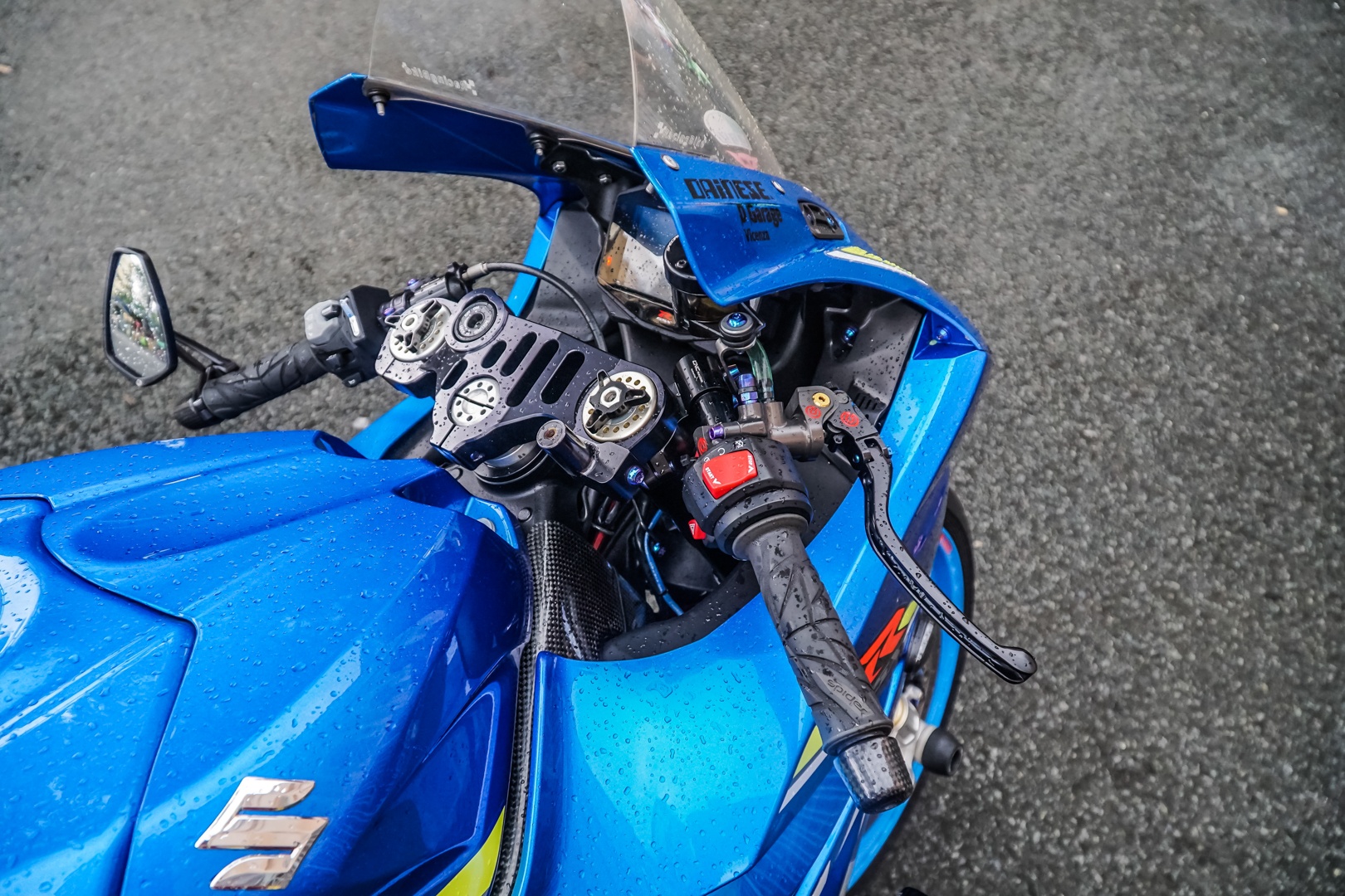 Suzuki GSX-R1000 voi goi do xe dua hon 500 trieu anh 4