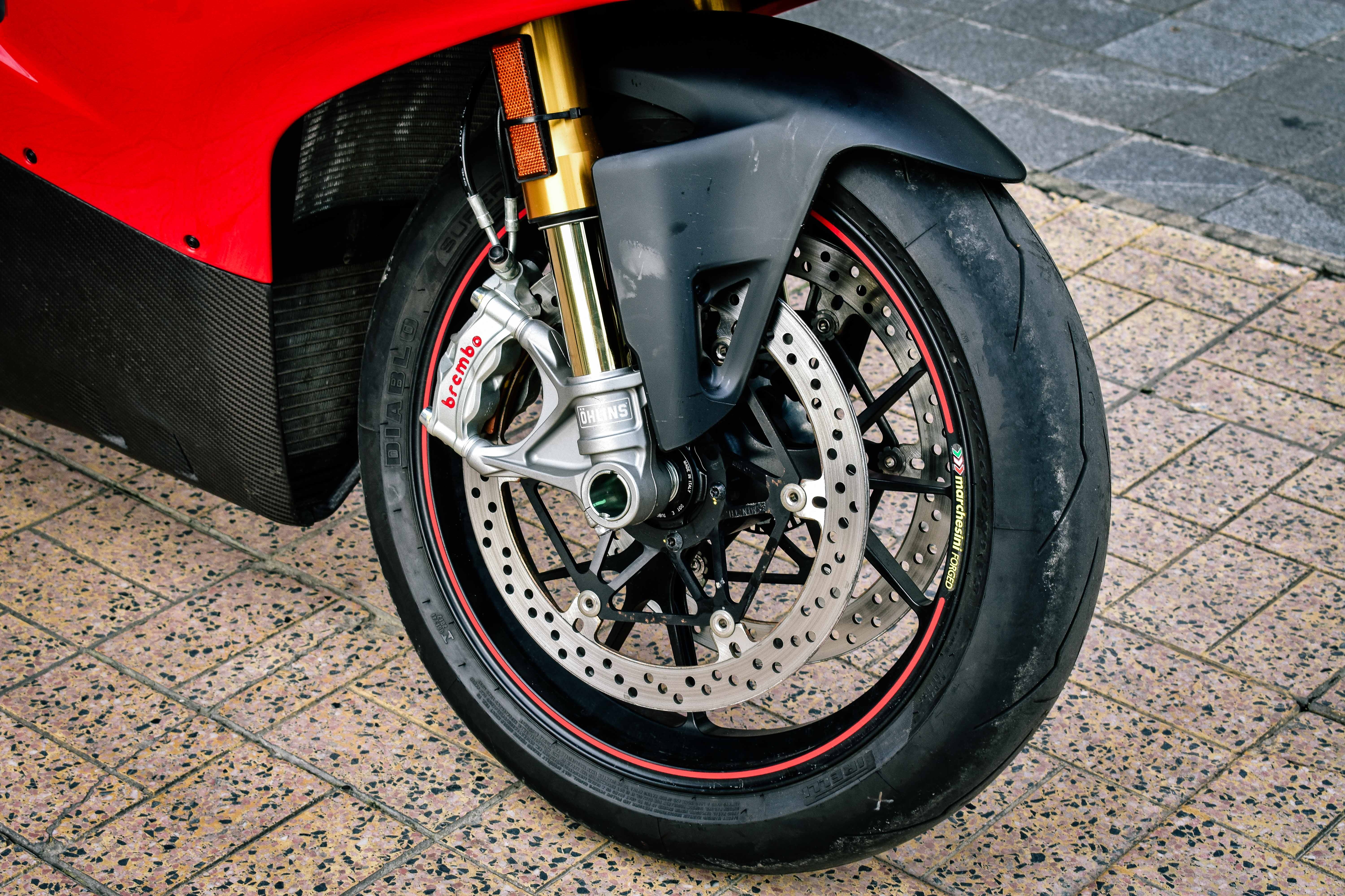 Ducati V4s do anh 5