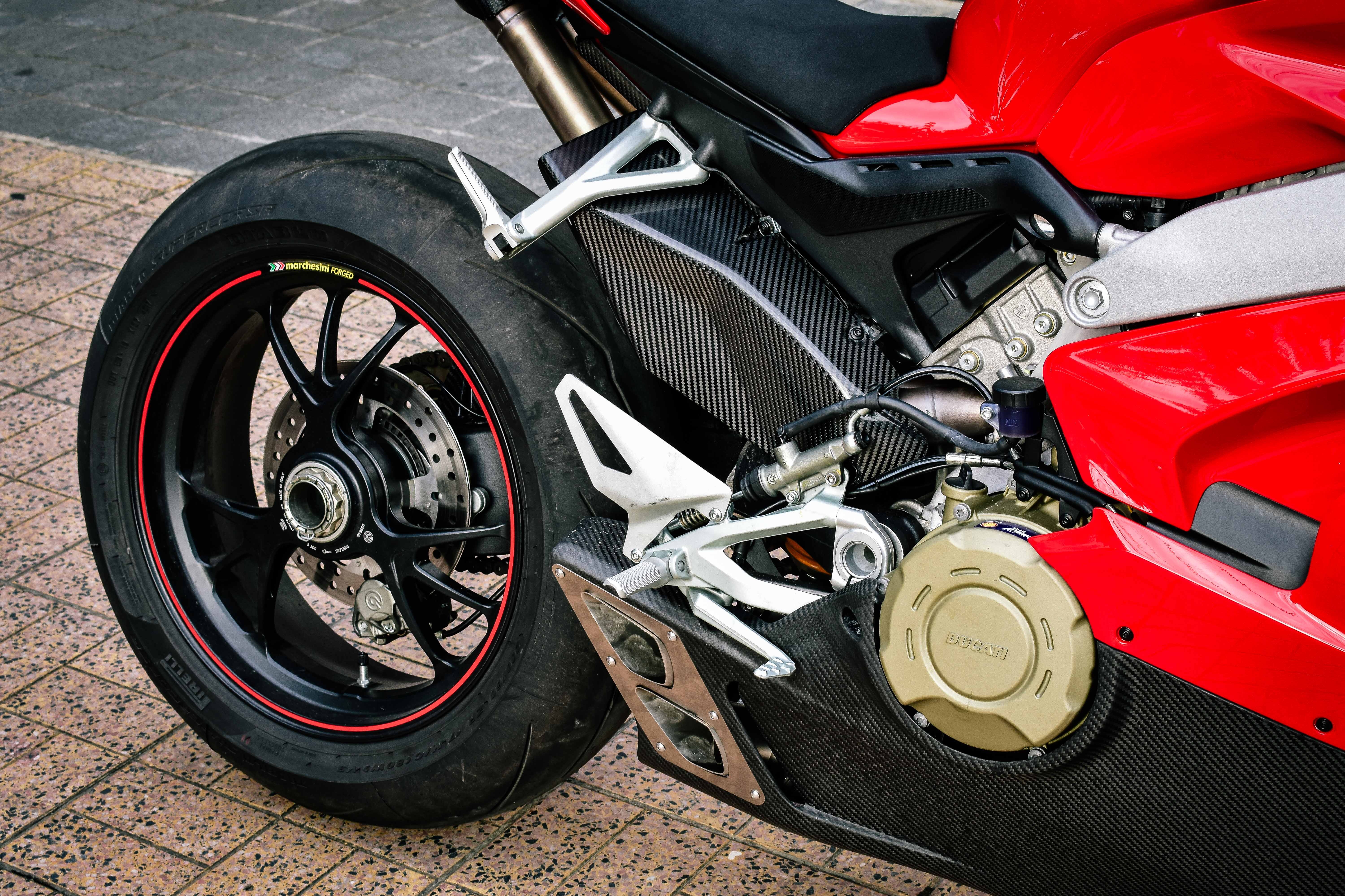 Ducati V4s do anh 8