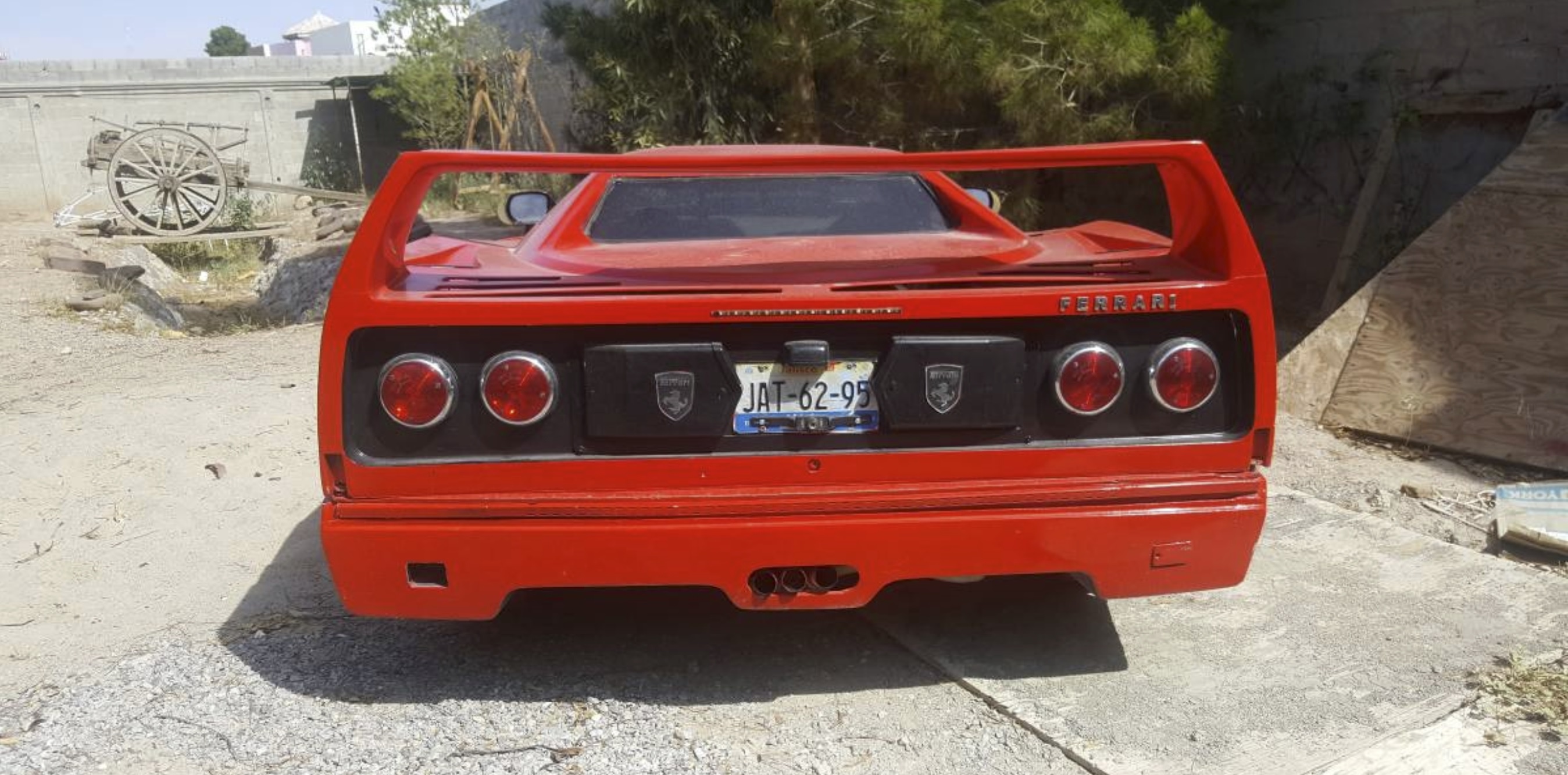 'Huyen thoai' Ferrari F40 hang nhai gia 5.800 USD anh 3