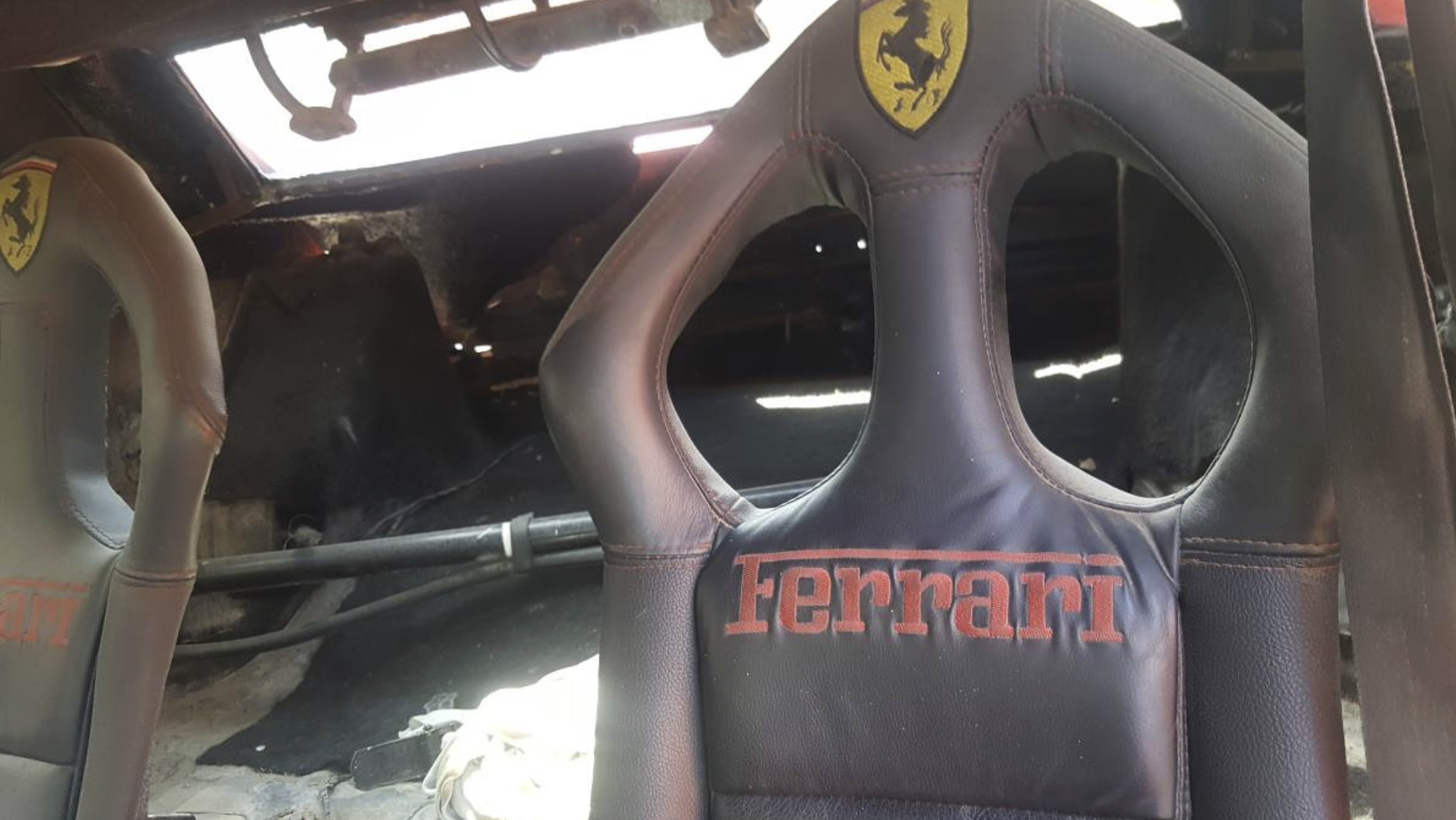 'Huyen thoai' Ferrari F40 hang nhai gia 5.800 USD anh 5