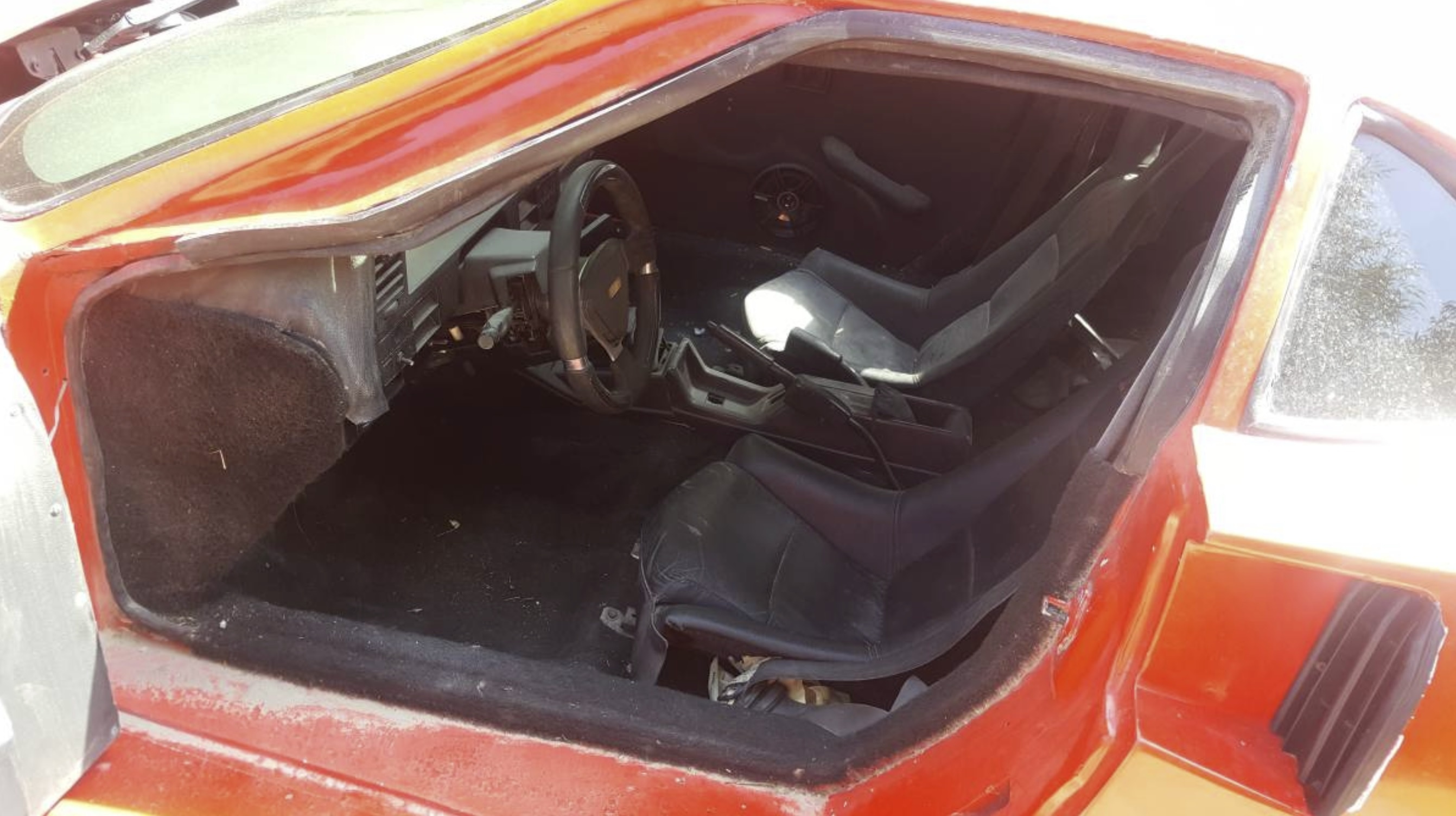 'Huyen thoai' Ferrari F40 hang nhai gia 5.800 USD anh 6