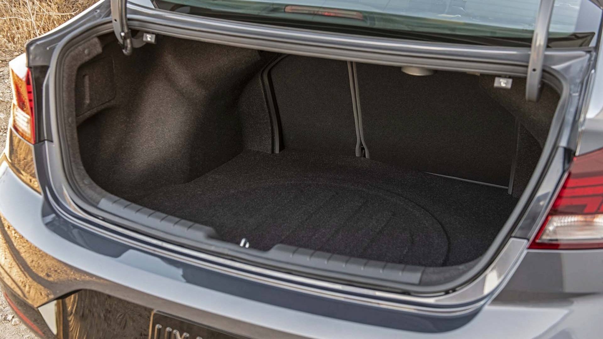 Hyundai Elantra 2019 gia 18.000 USD anh 9