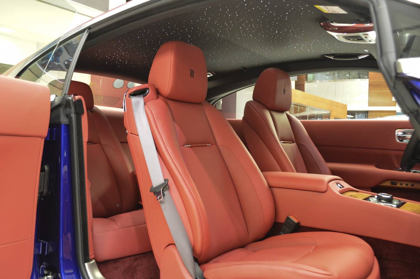 Rolls-Royce Wraith mau doc o Abu Dhabi anh 5