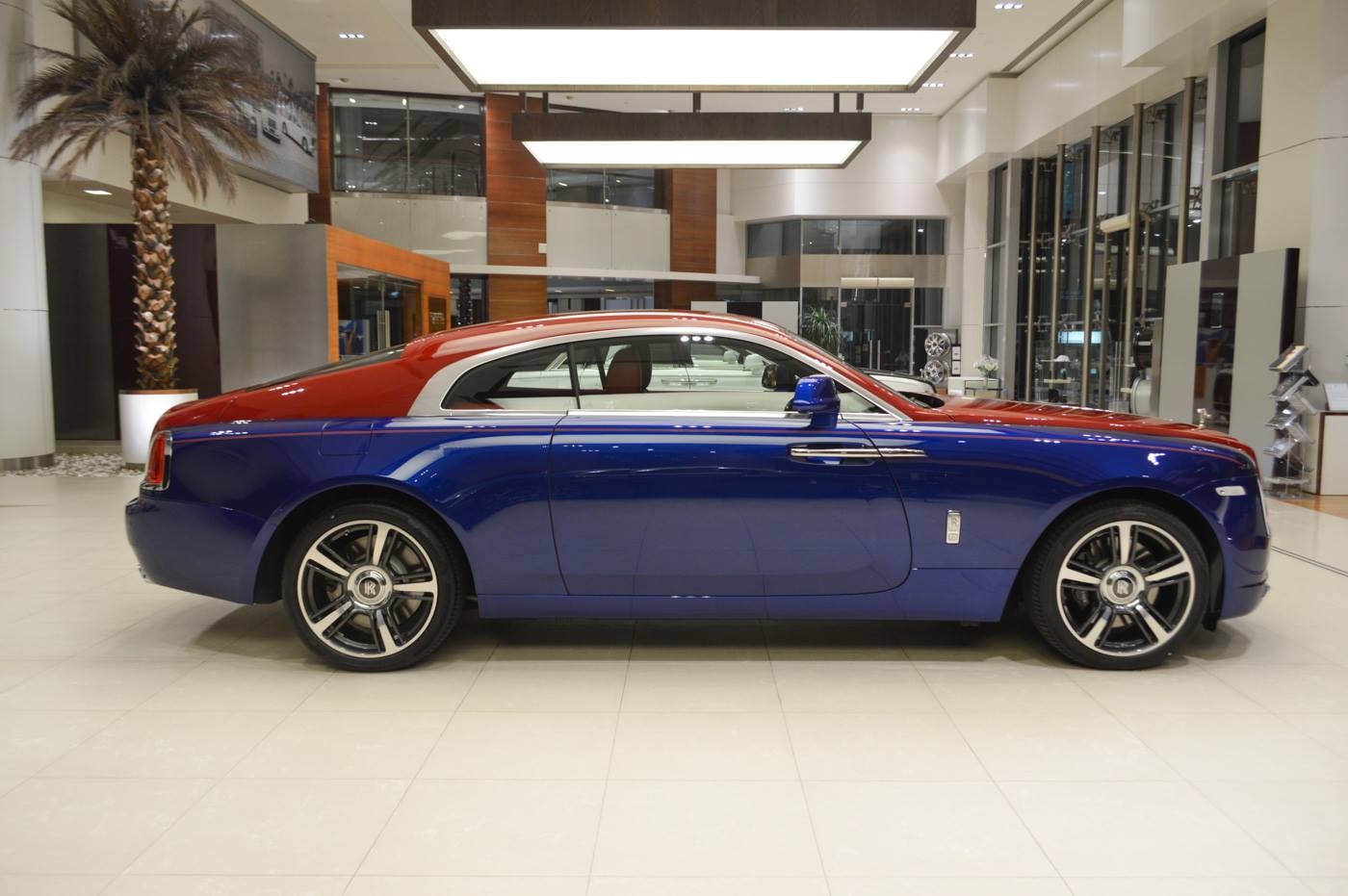 Rolls-Royce Wraith mau doc o Abu Dhabi anh 2