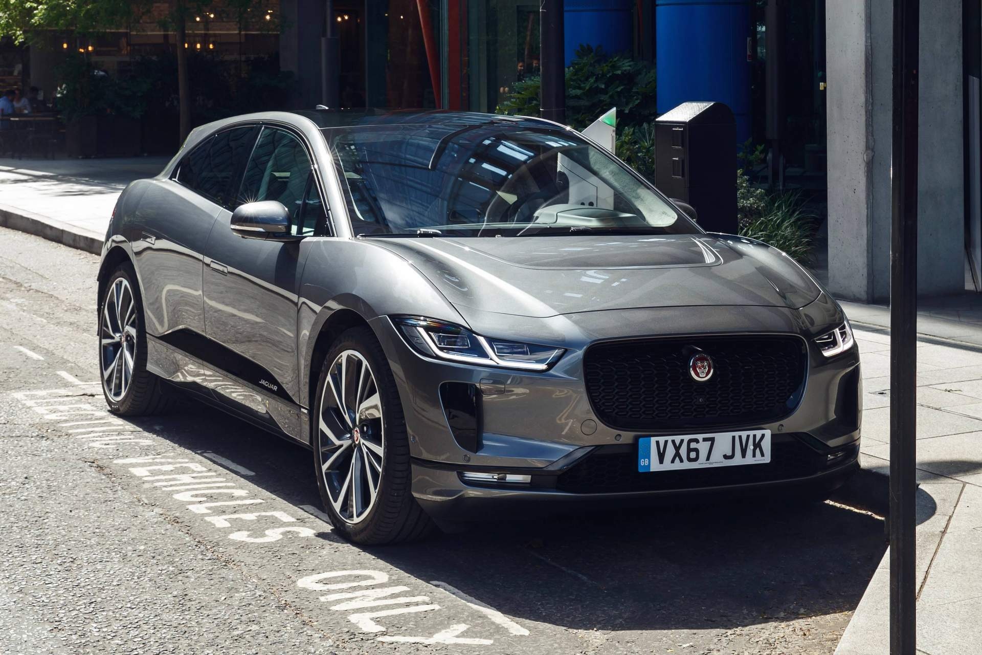Jaguar I-Pace hoan thanh quang duong 369 km anh 1