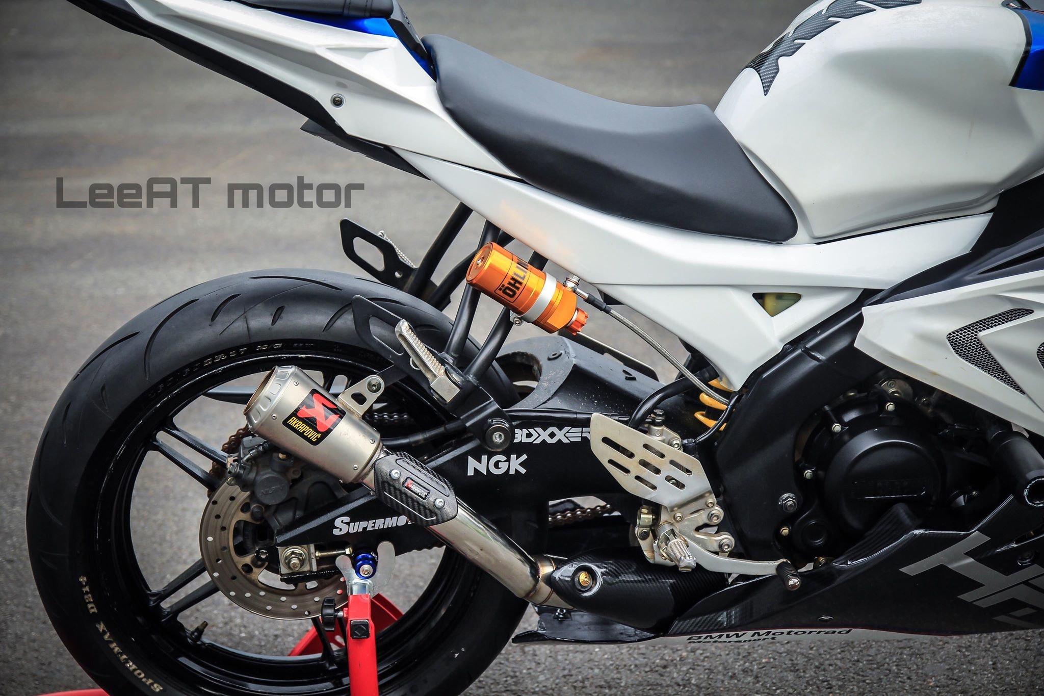 Yamaha R15 hoa ''ca map chua'' BMW HP4 Race anh 8