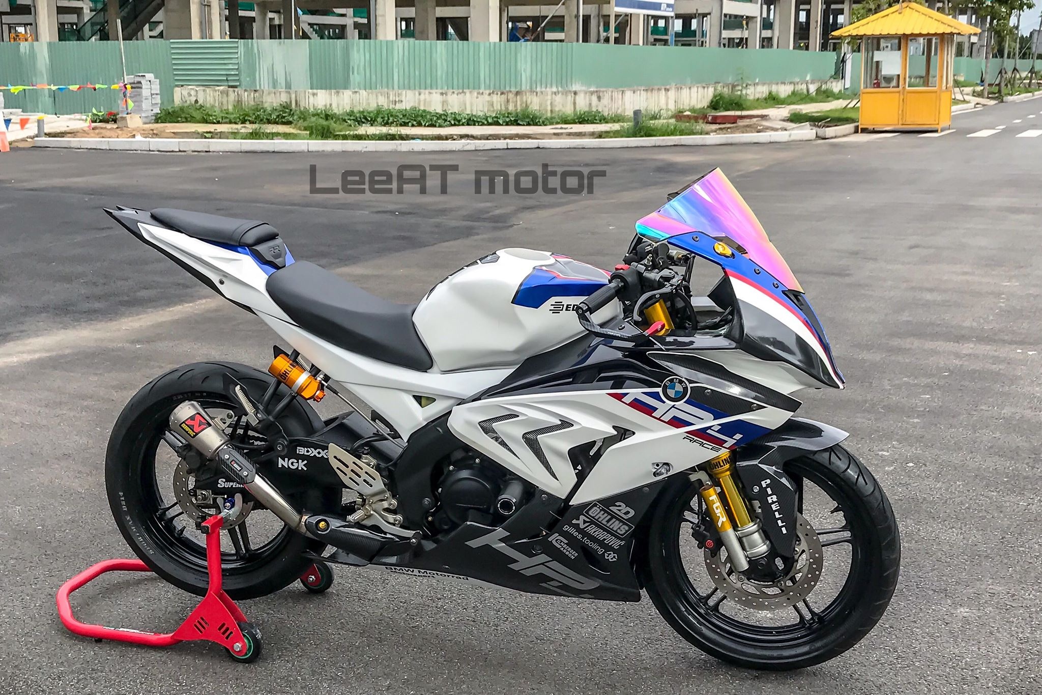 Yamaha R15 hoa ''ca map chua'' BMW HP4 Race anh 10